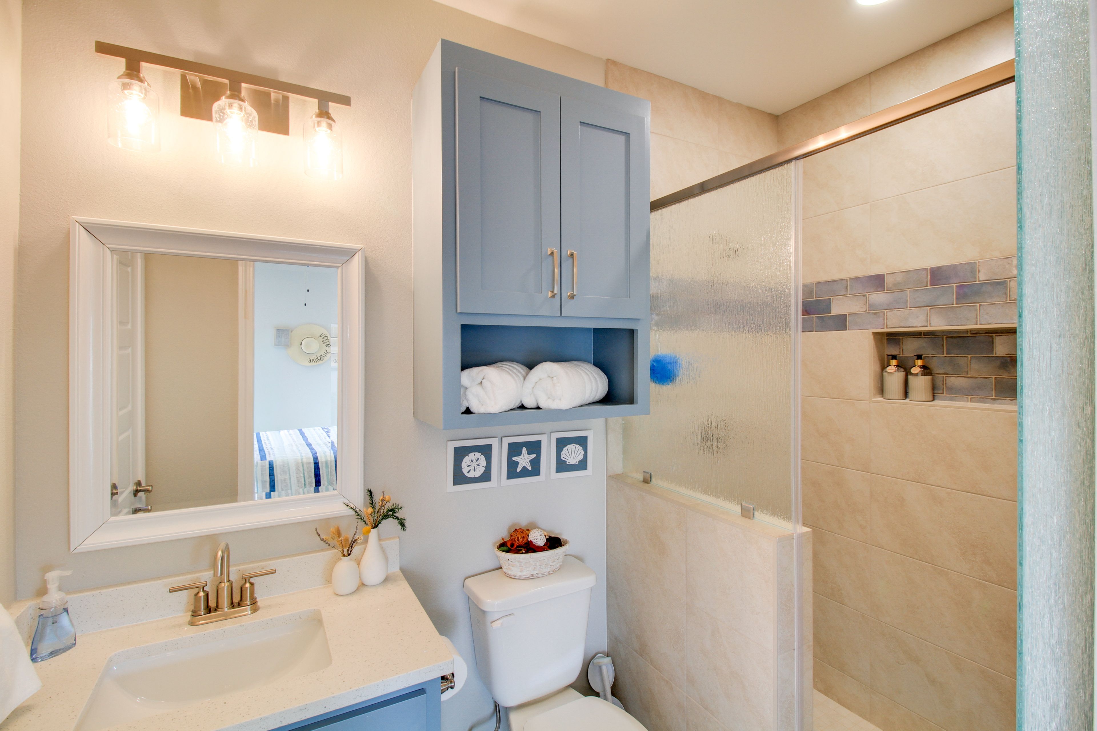 Bathroom | 2nd Floor