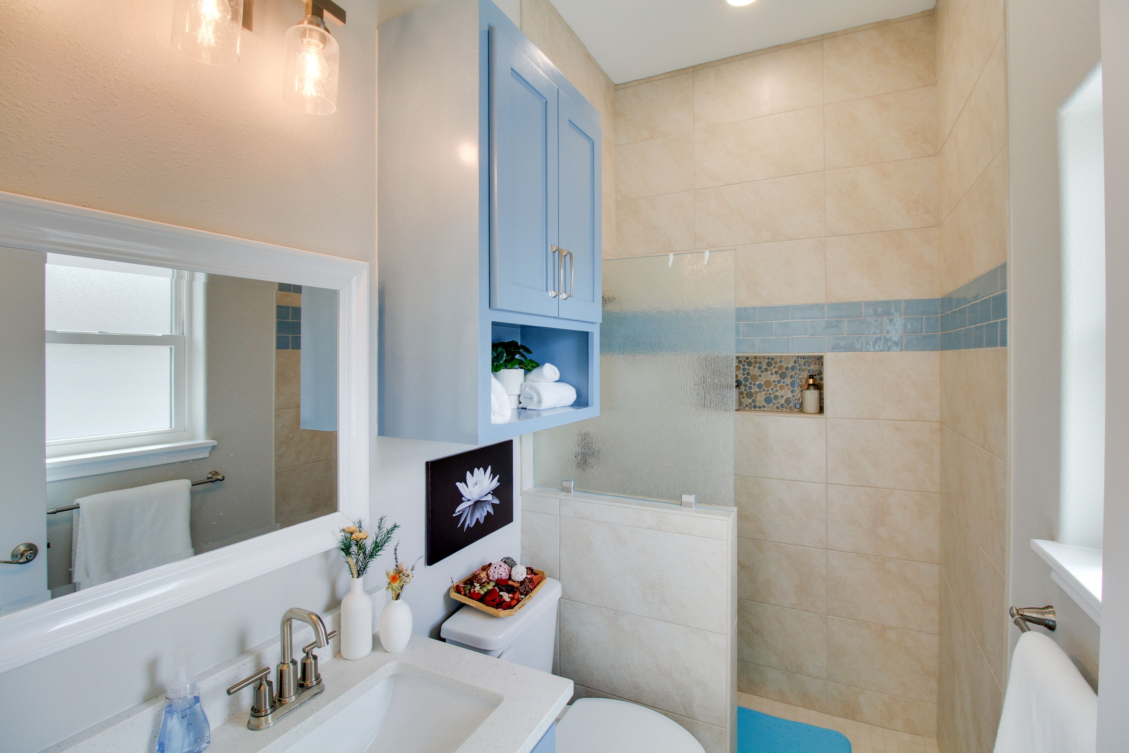 Bathroom | 2nd Floor