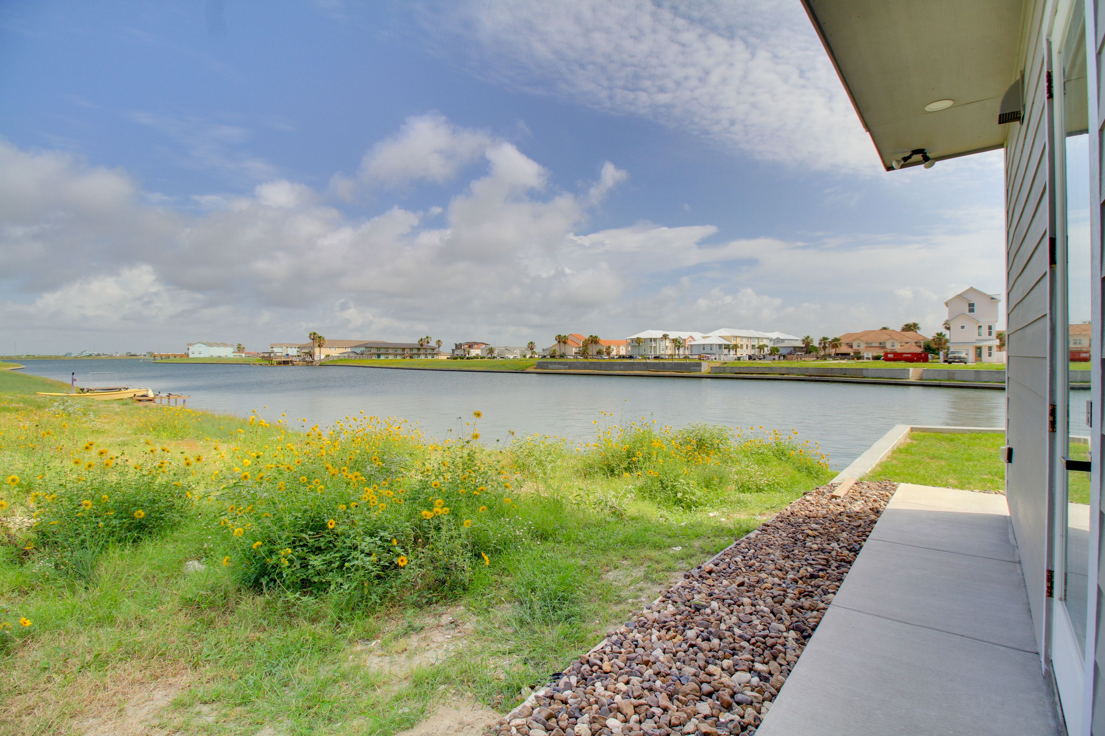 Corpus Christi Vacation Rental | 3BR | 2.5BA | 1,372 Sq Ft