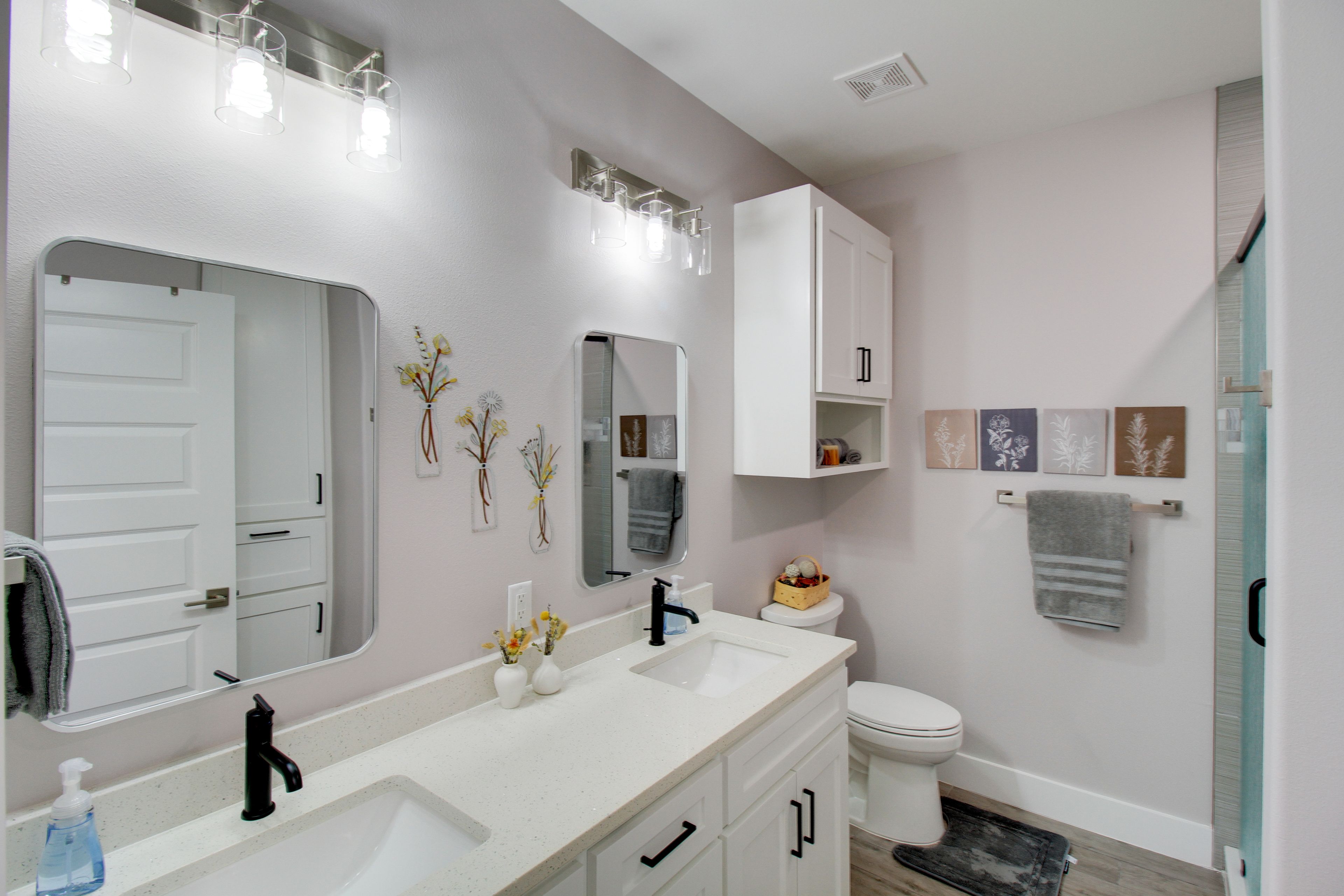 Bathroom | 2nd Floor