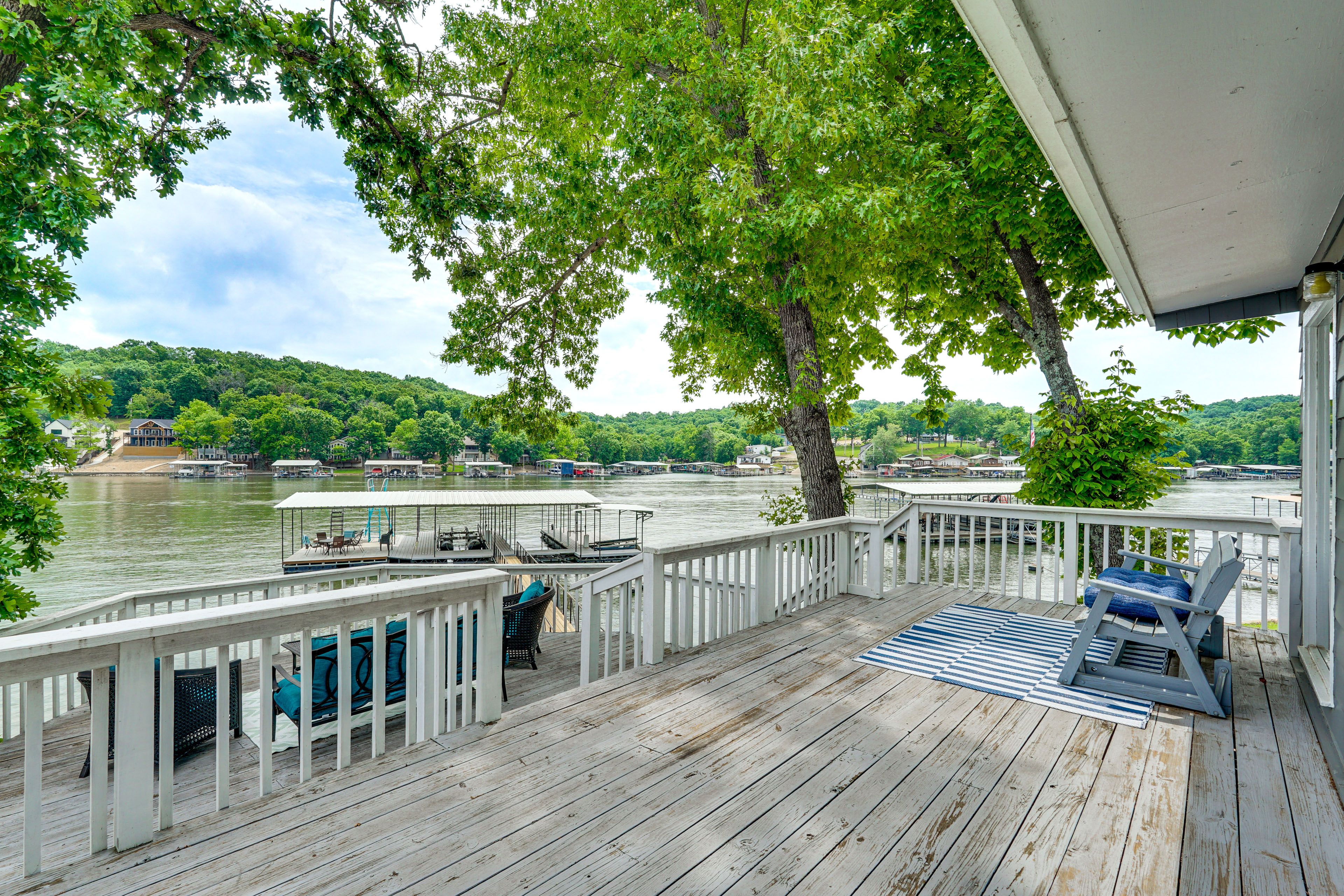 Upper Deck | Grill | Lakes Views