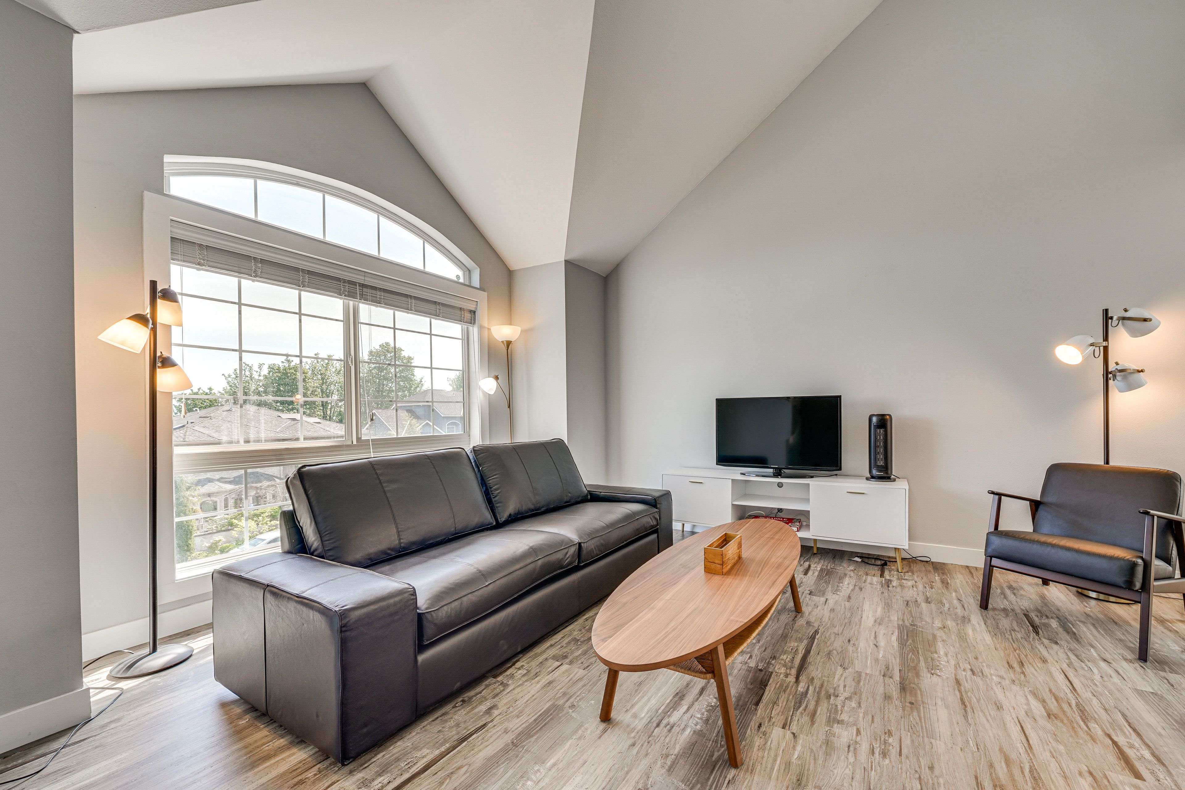 Front Living Room | Queen Sleeper Sofa | 1st Floor