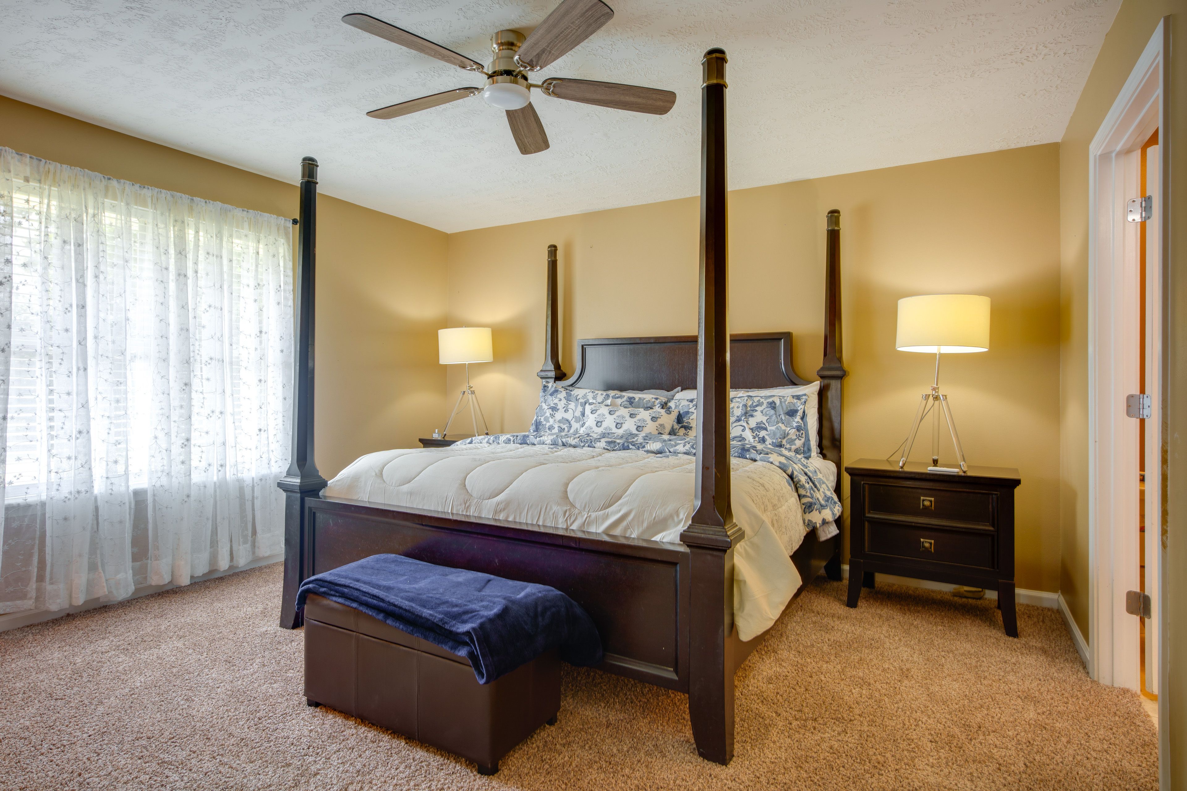 Bedroom 1 | King Bed