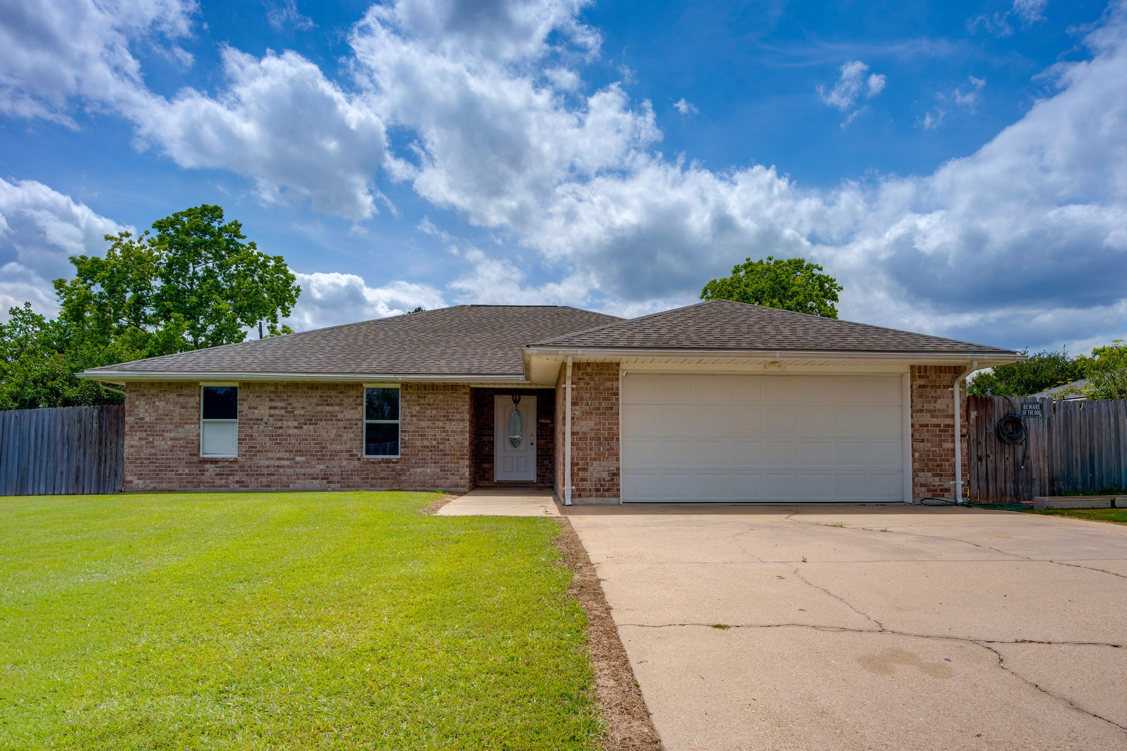 Exterior | Garage (1 Vehicle) | Driveway (2 Vehicles)