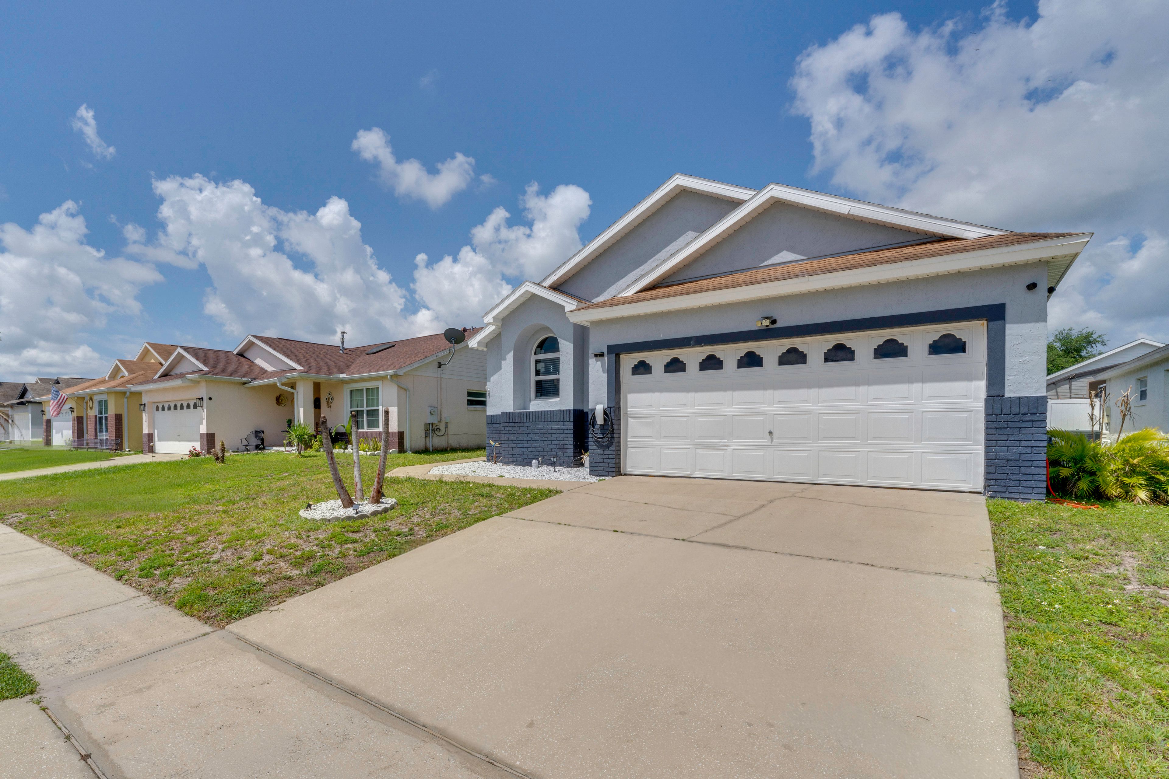 Driveway Parking | 2 Vehicles