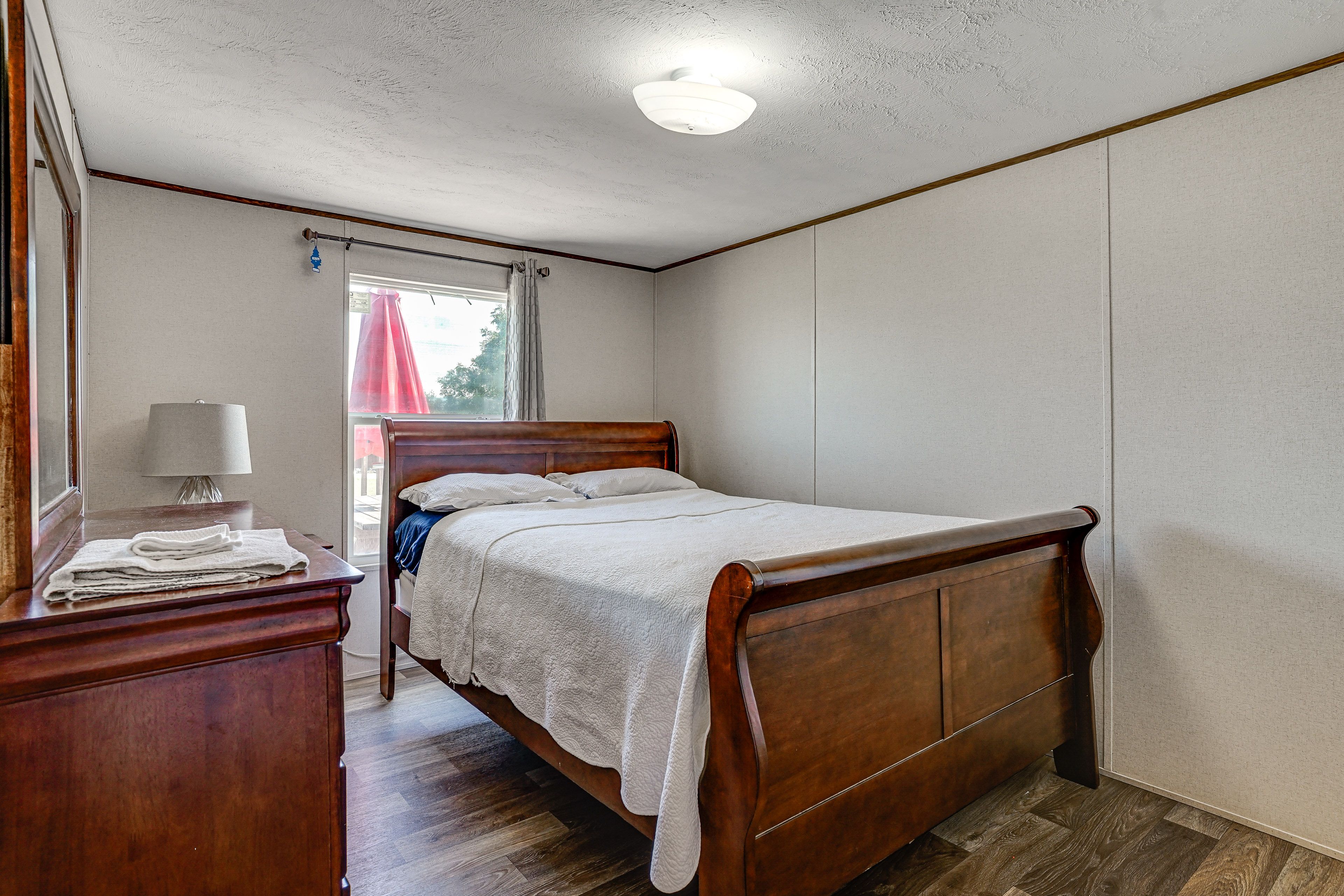 Bedroom 2 | Queen Bed