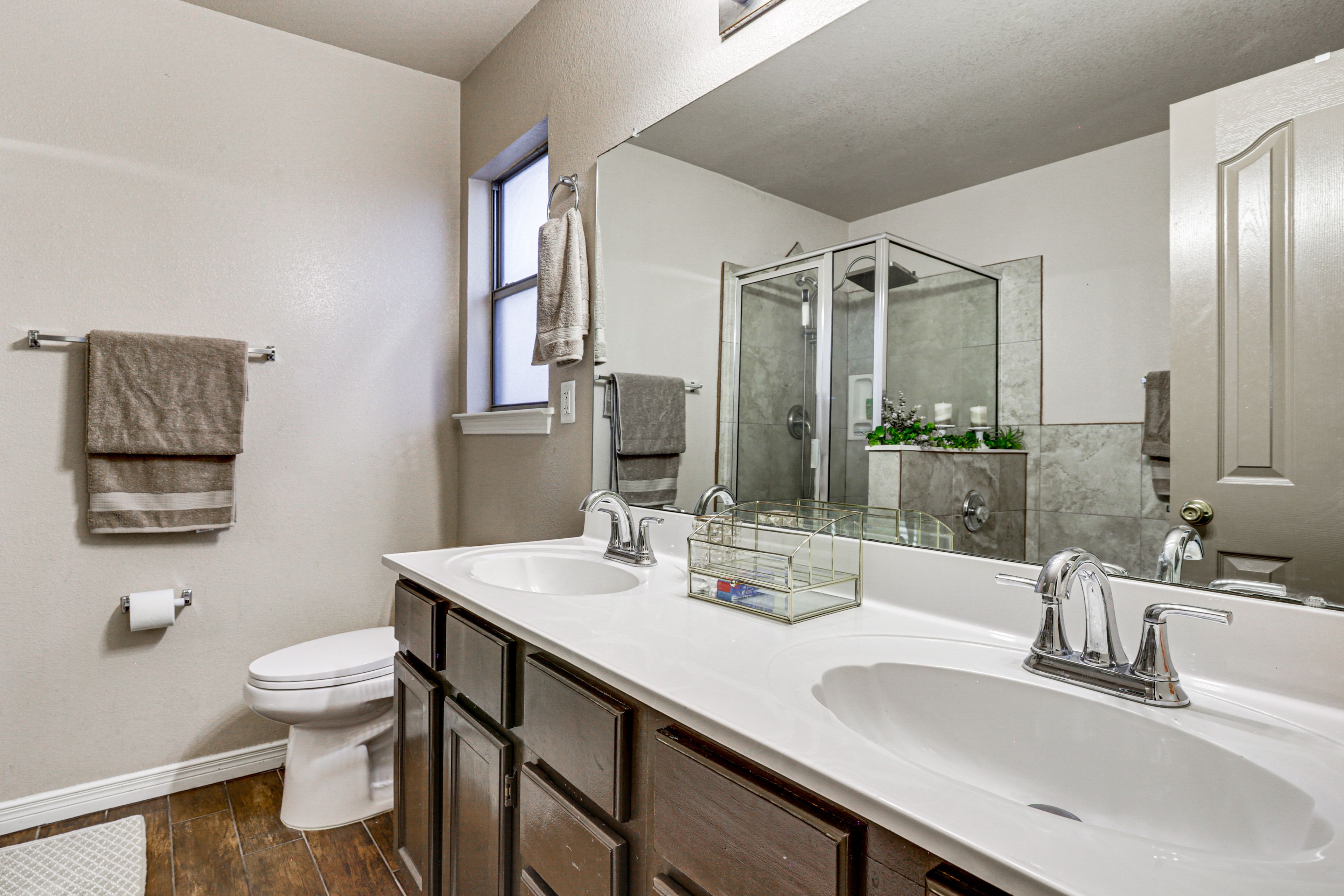 Full Bathroom | 1st Floor