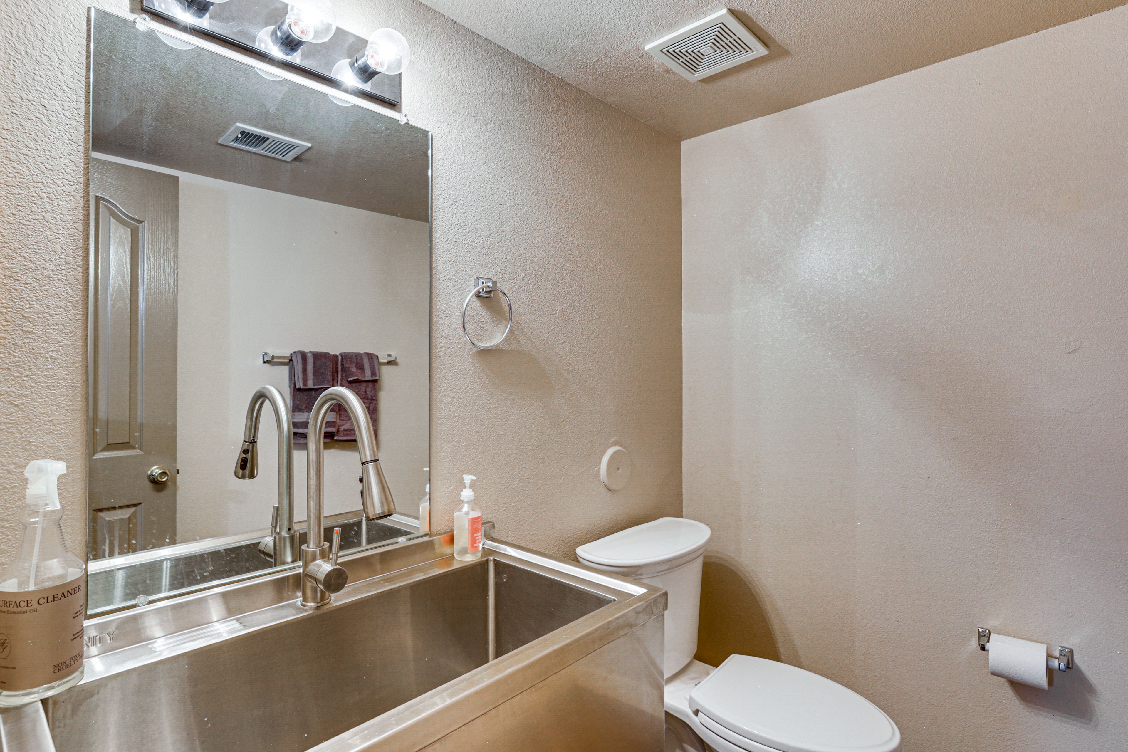 Half Bathroom | 1st Floor
