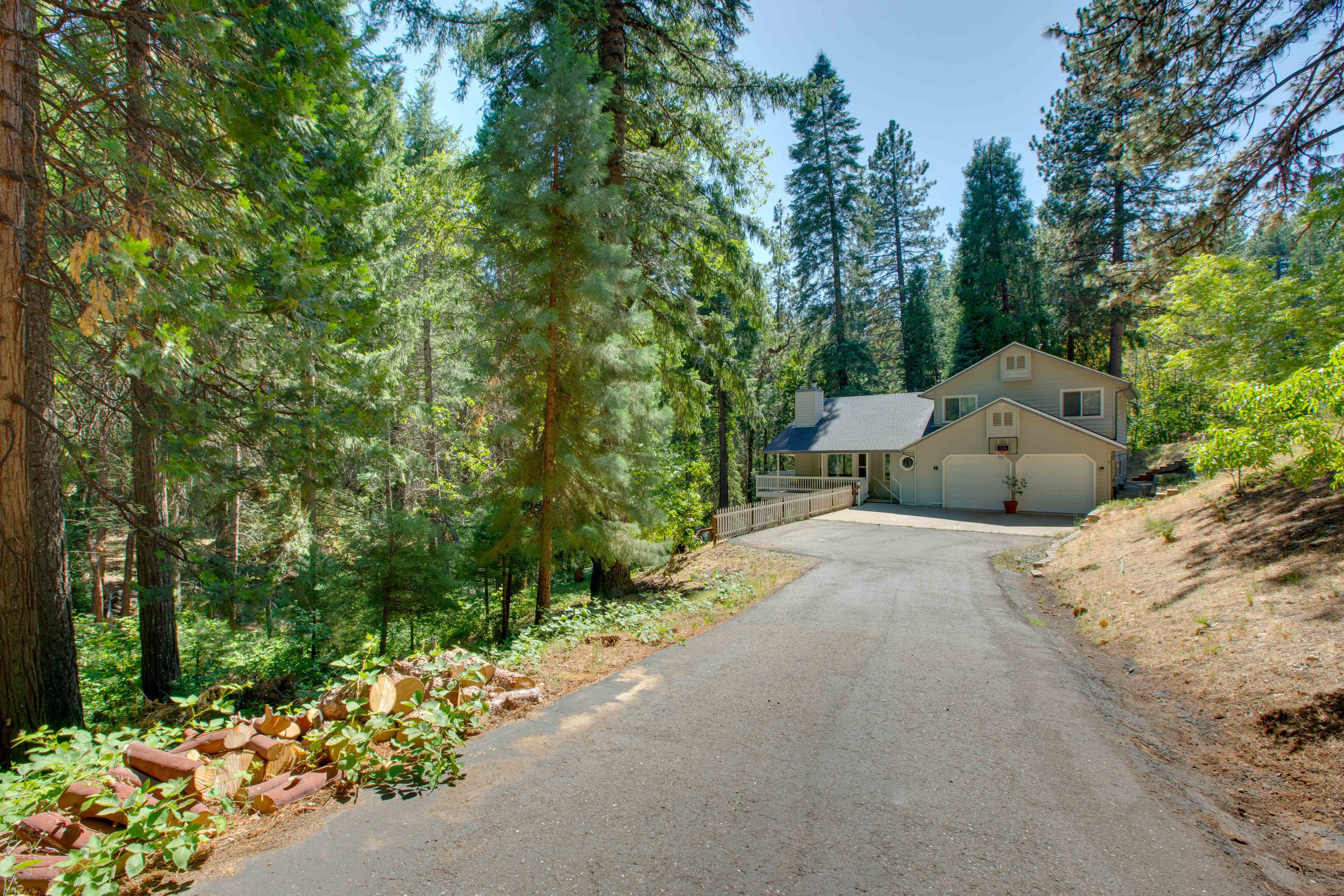 Parking | Driveway (6 Vehicles) | Upper Driveway/Road (4 Vehicles) | RV OK