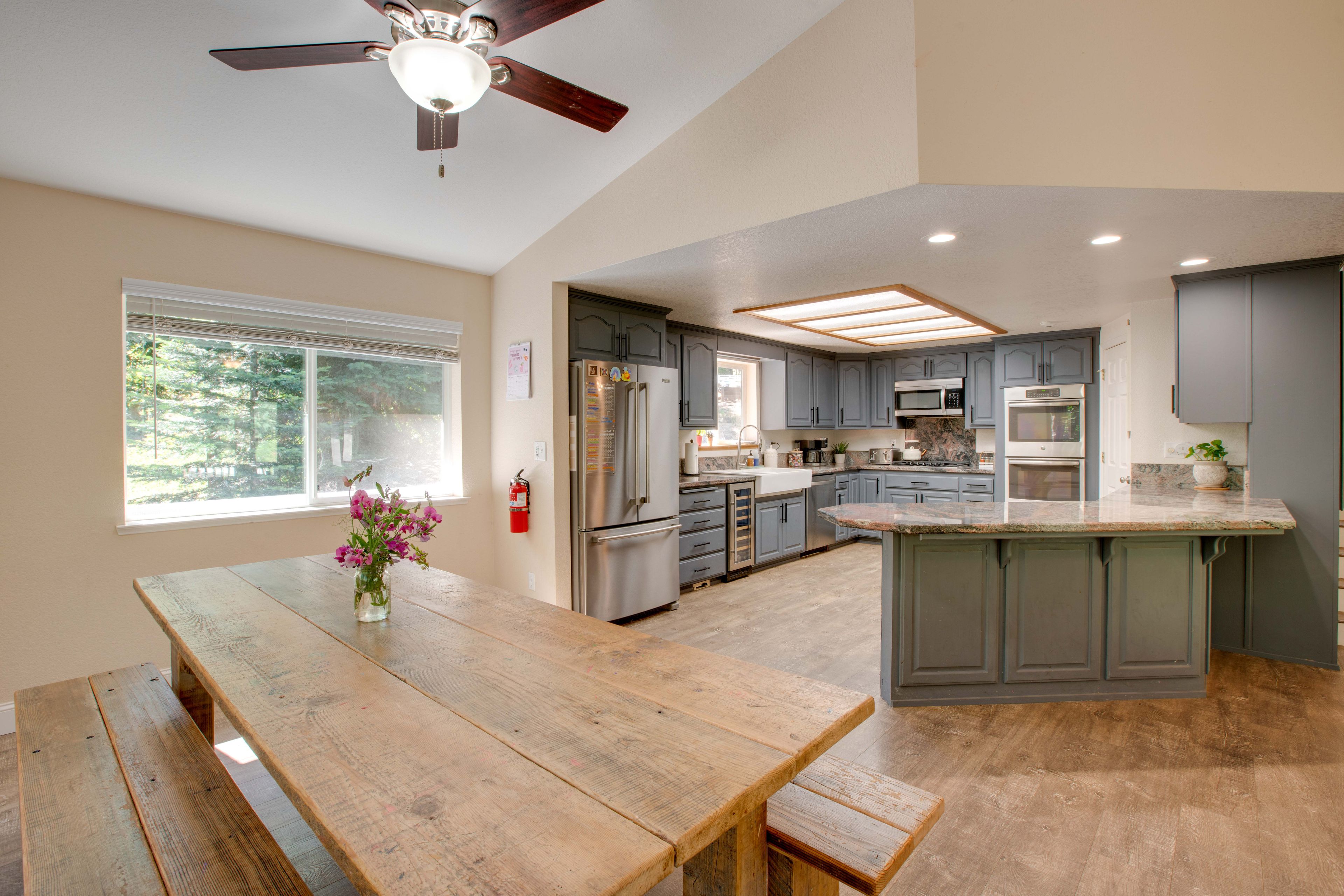 Dining Area | Main Level