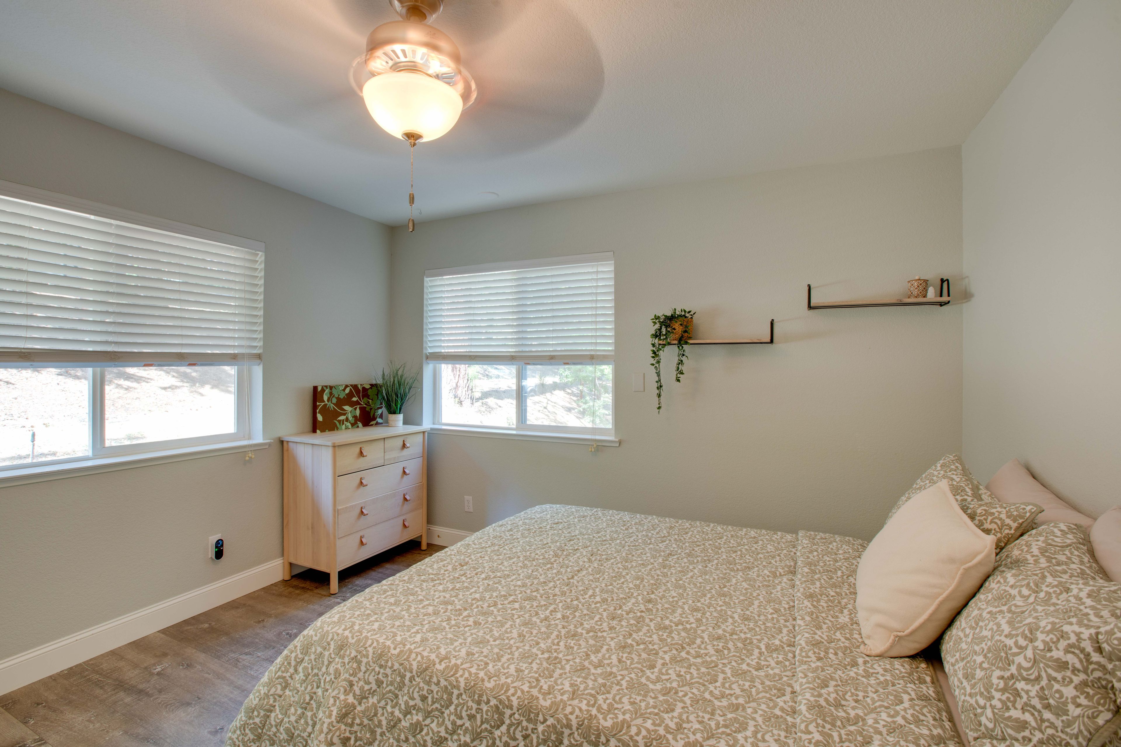 Bedroom 2 | Queen Bed | Upper Level