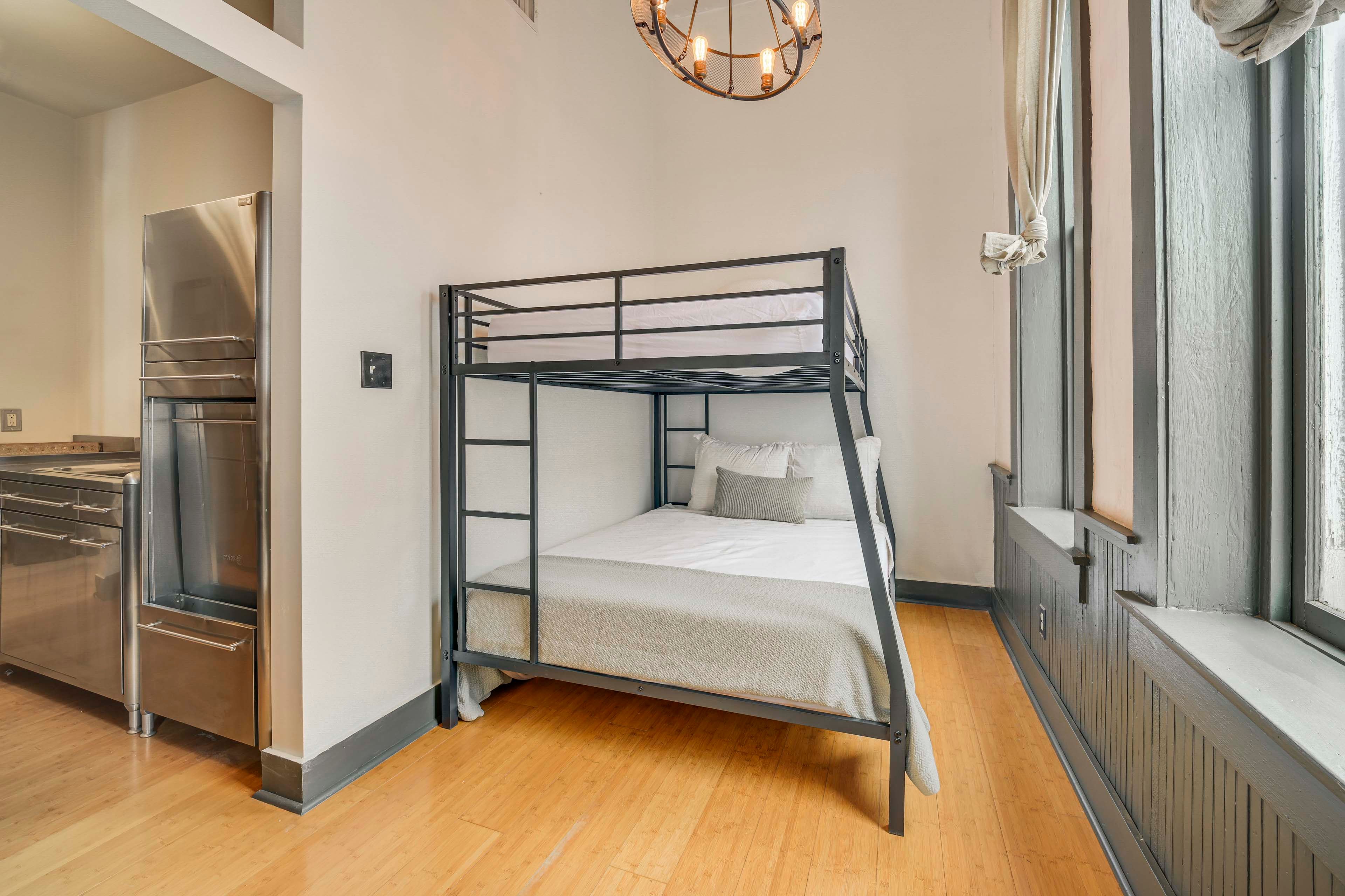 Sleeping Nook | XL Full/Queen Bunk Bed
