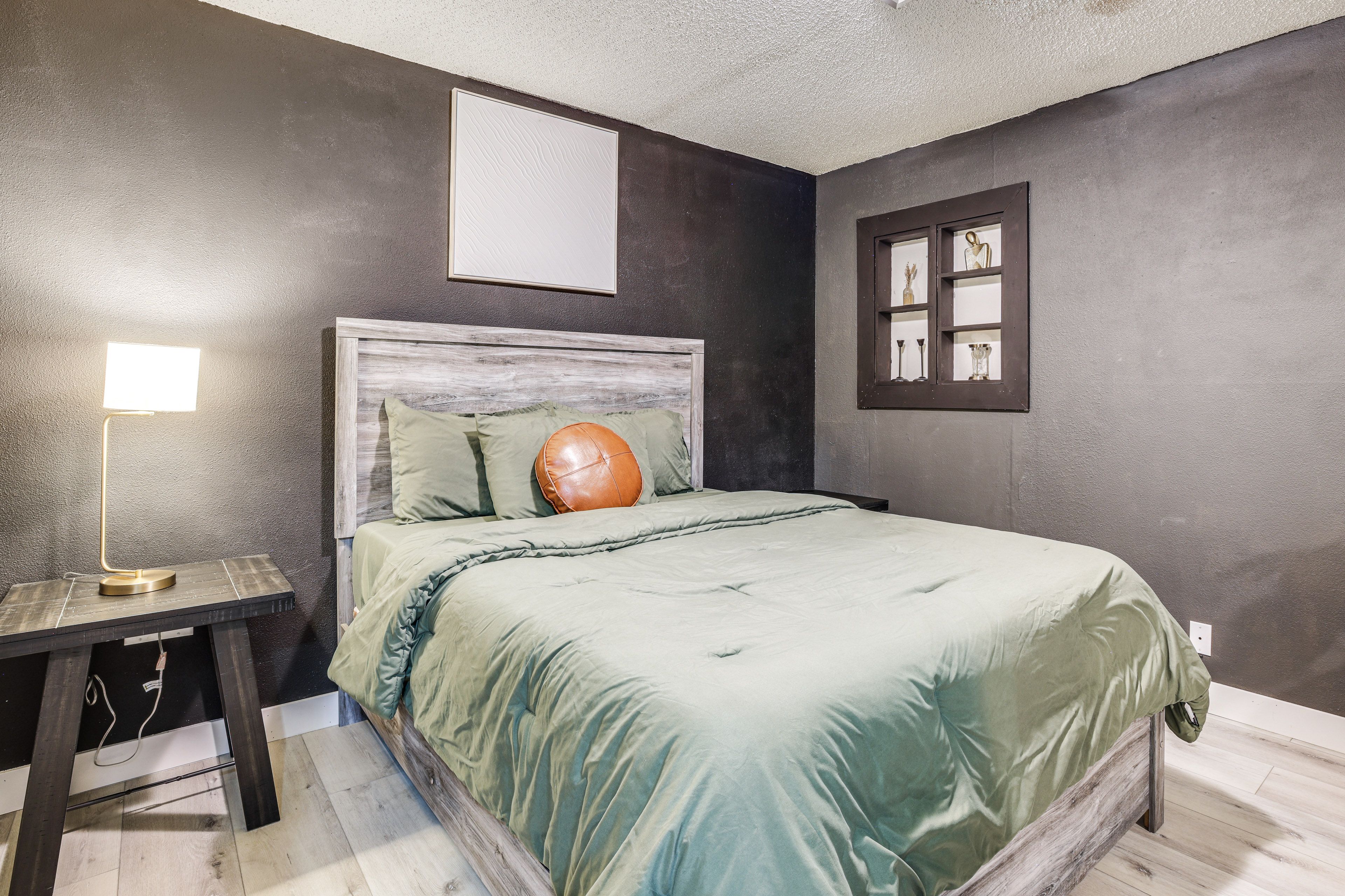 Bedroom 3 | Queen Bed