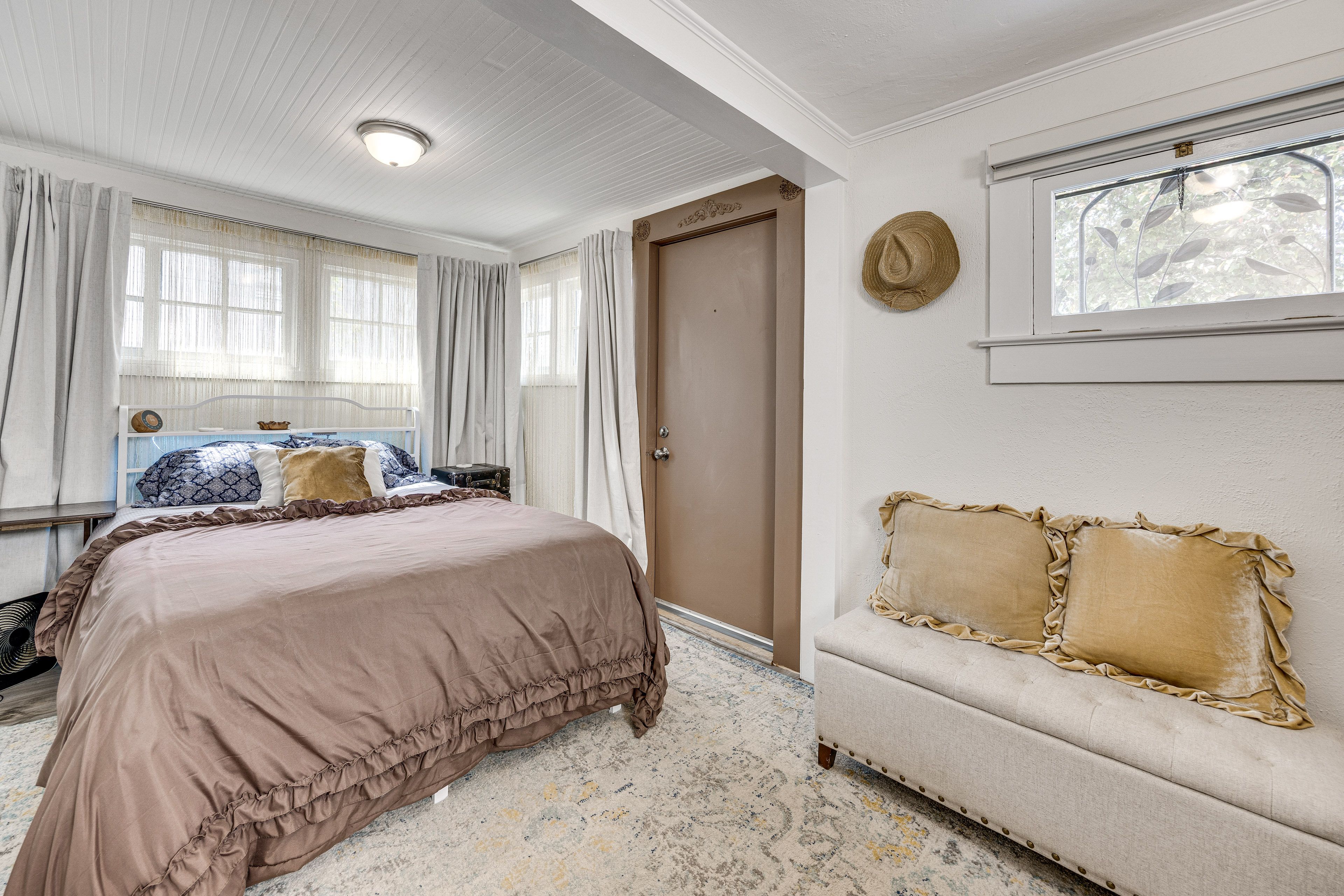 Bedroom | Full Bed