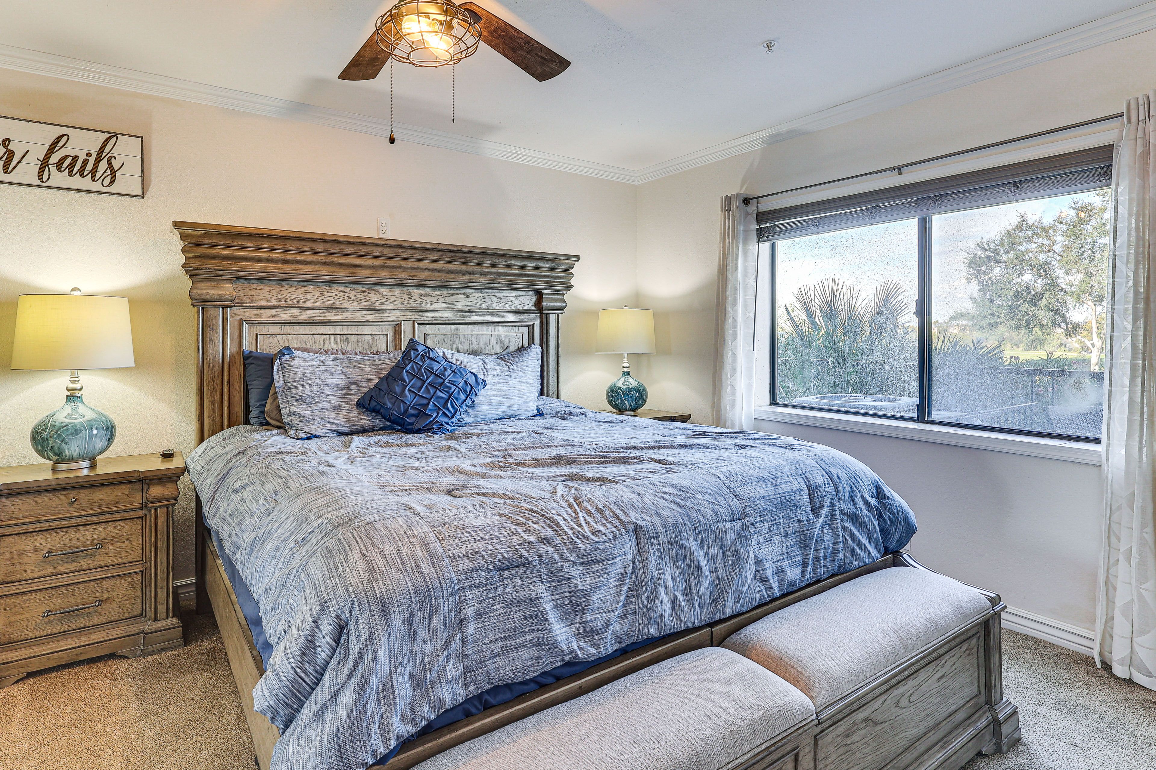 Bedroom 1 | King Bed