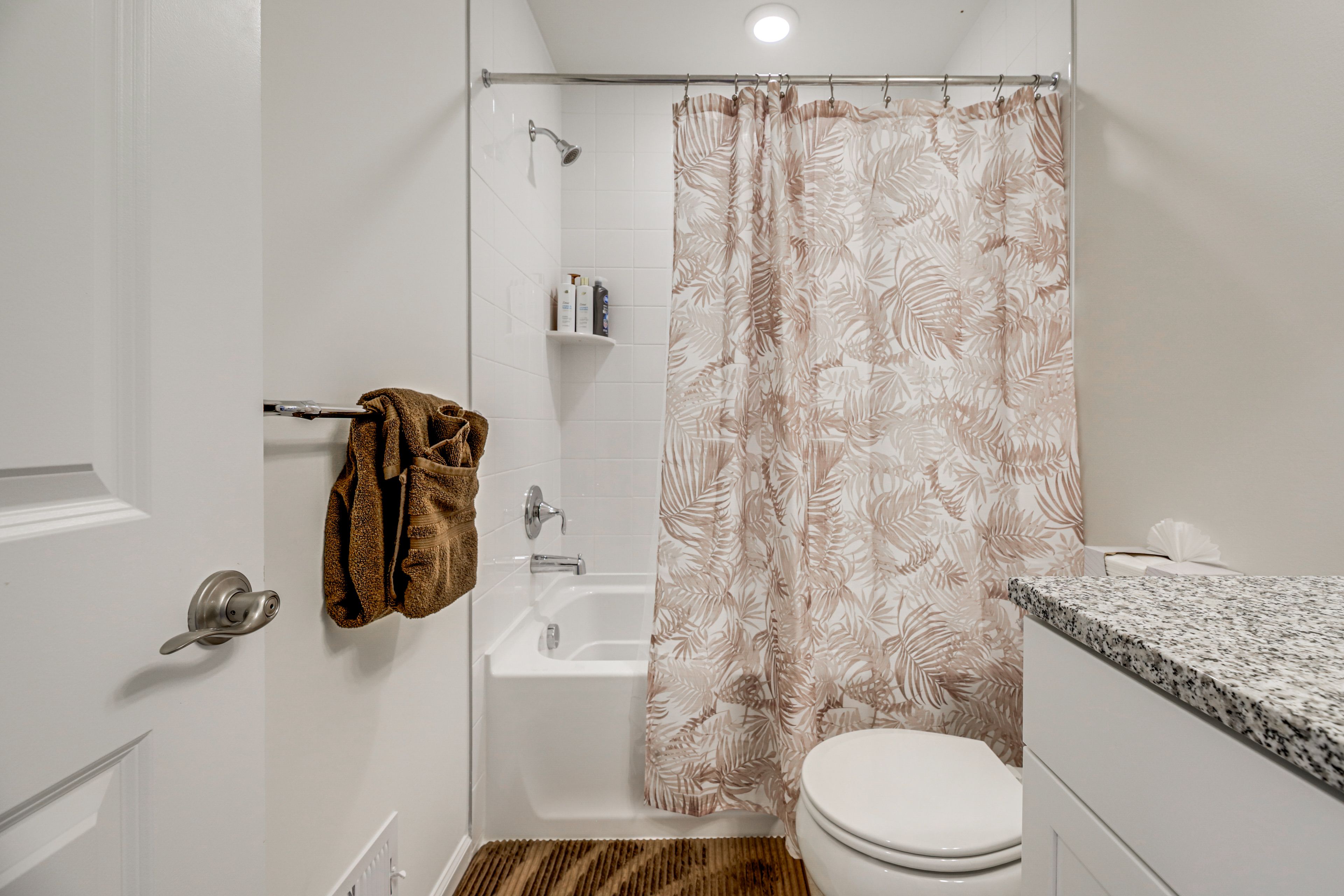 Full Bathroom | 3rd Floor