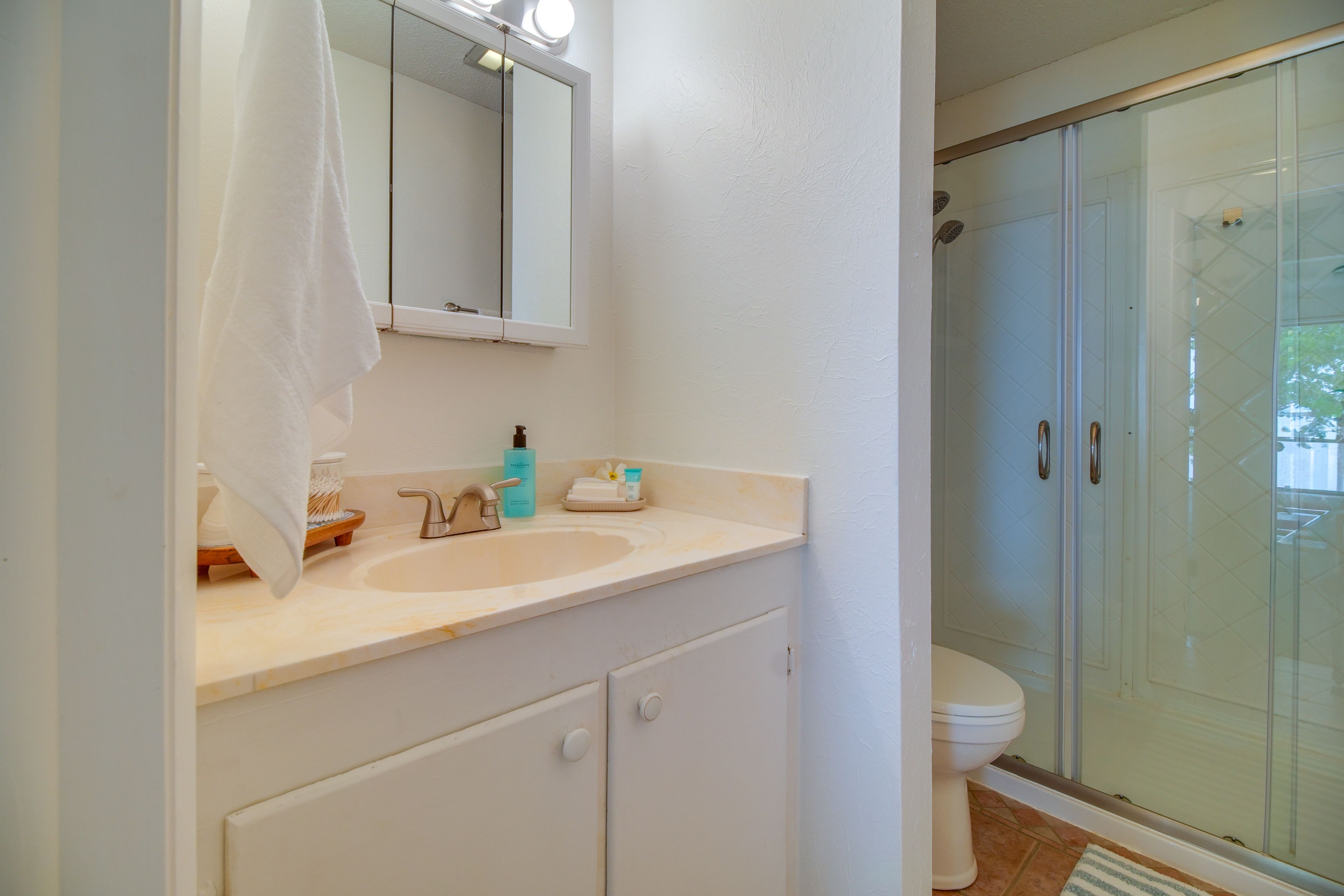 En-Suite Bathroom | 2nd Floor