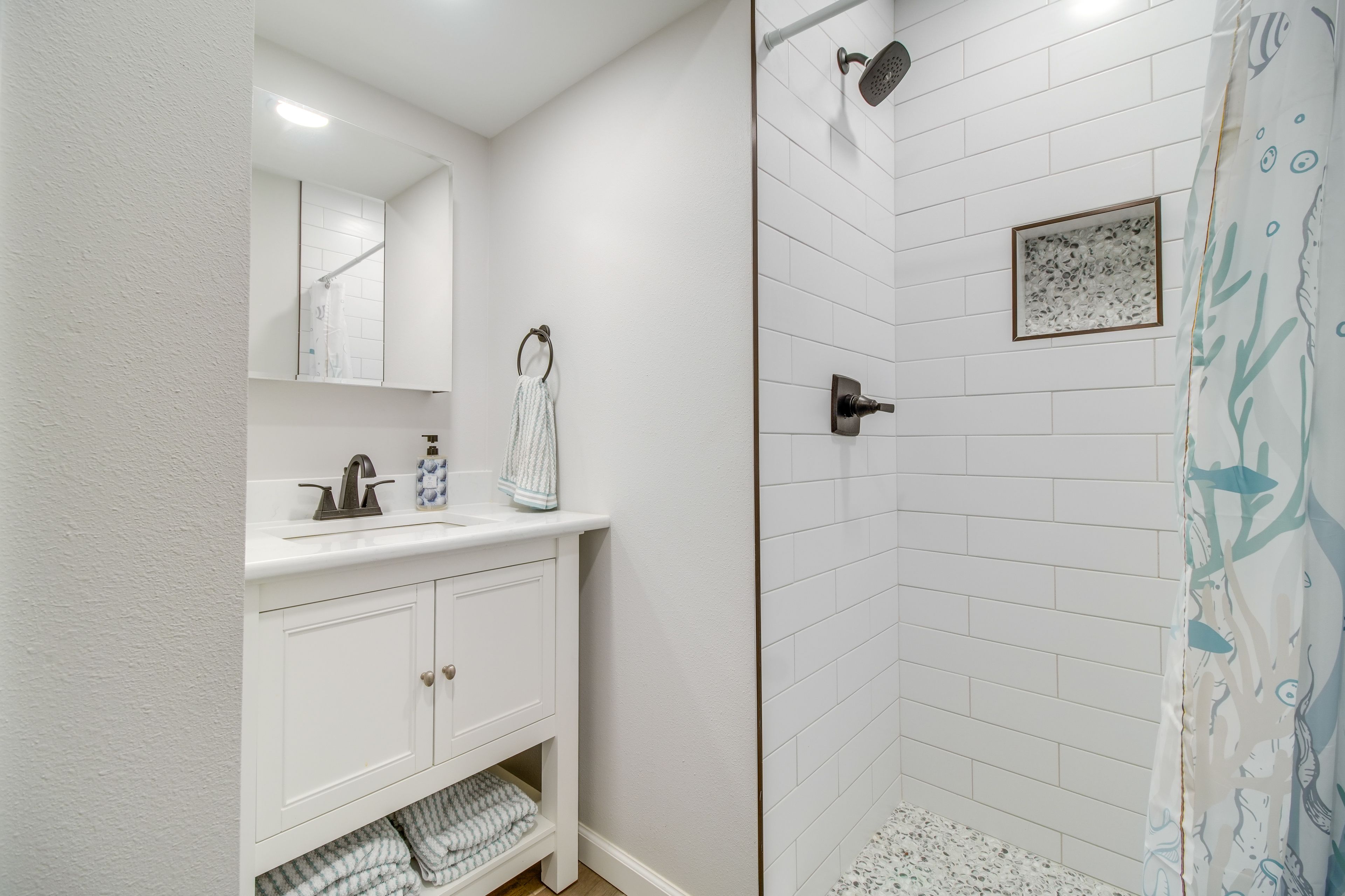 Full Bathroom | 1st Floor