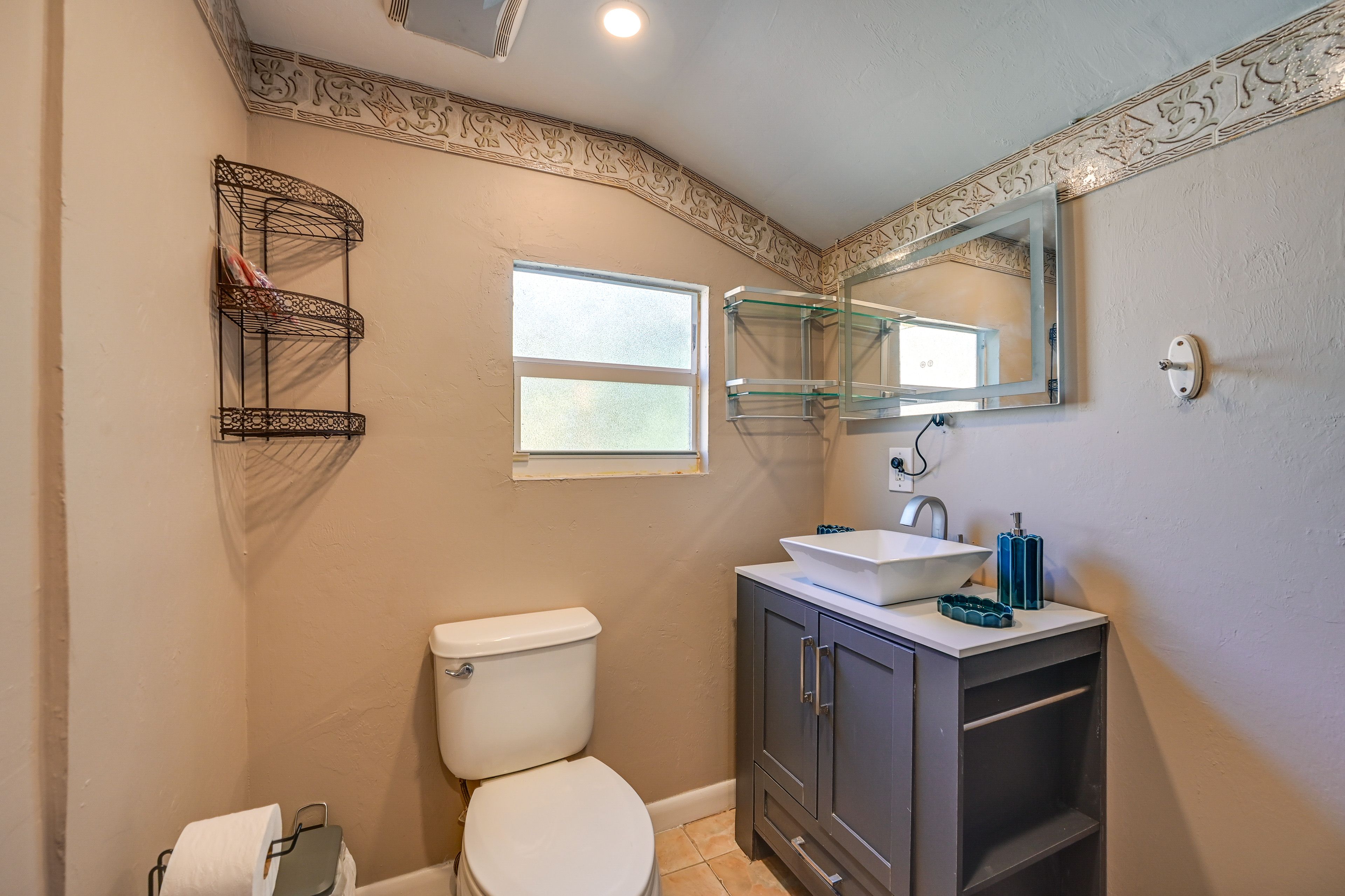 Full Bathroom