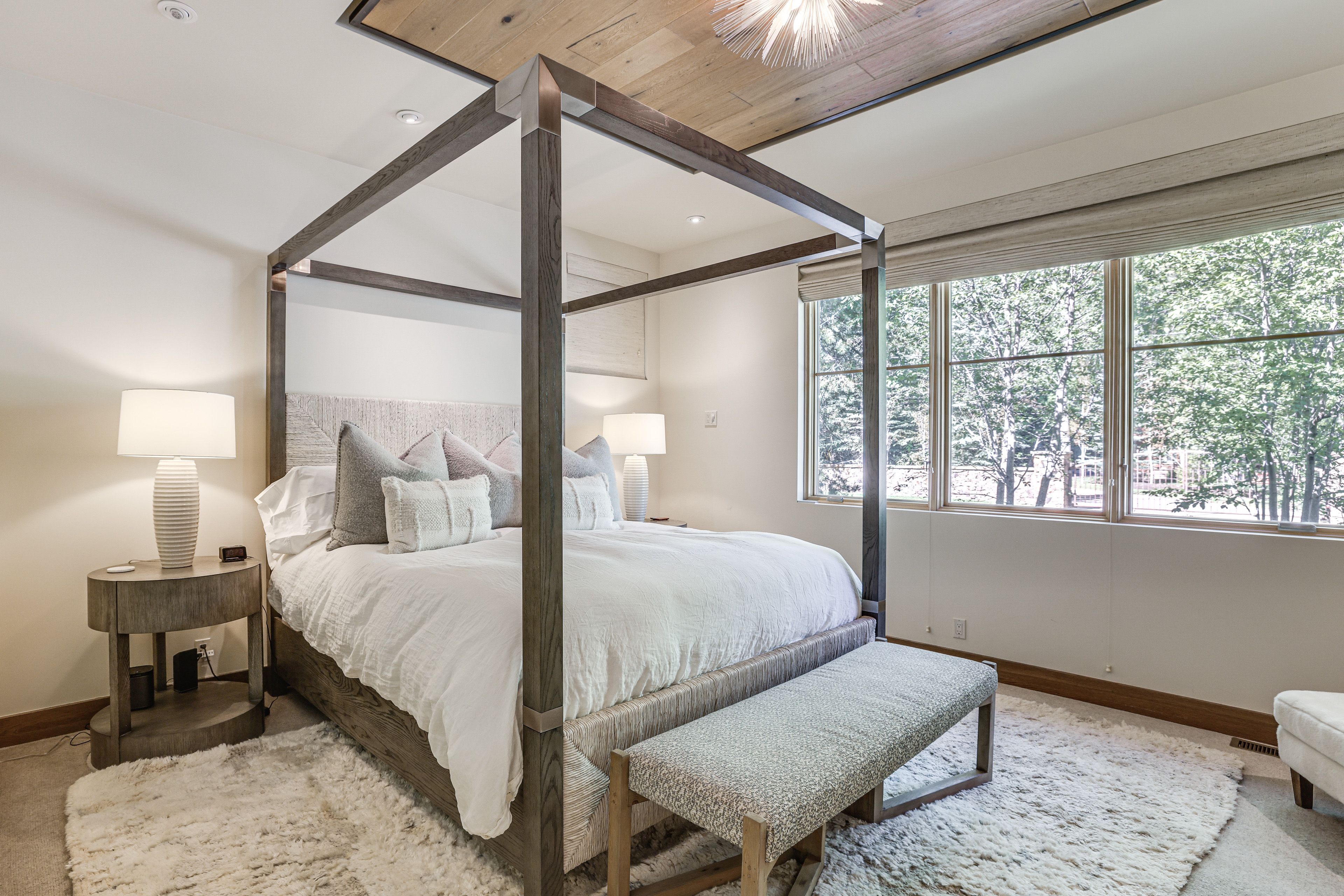 Bedroom 1 | King Bed | 1st Floor