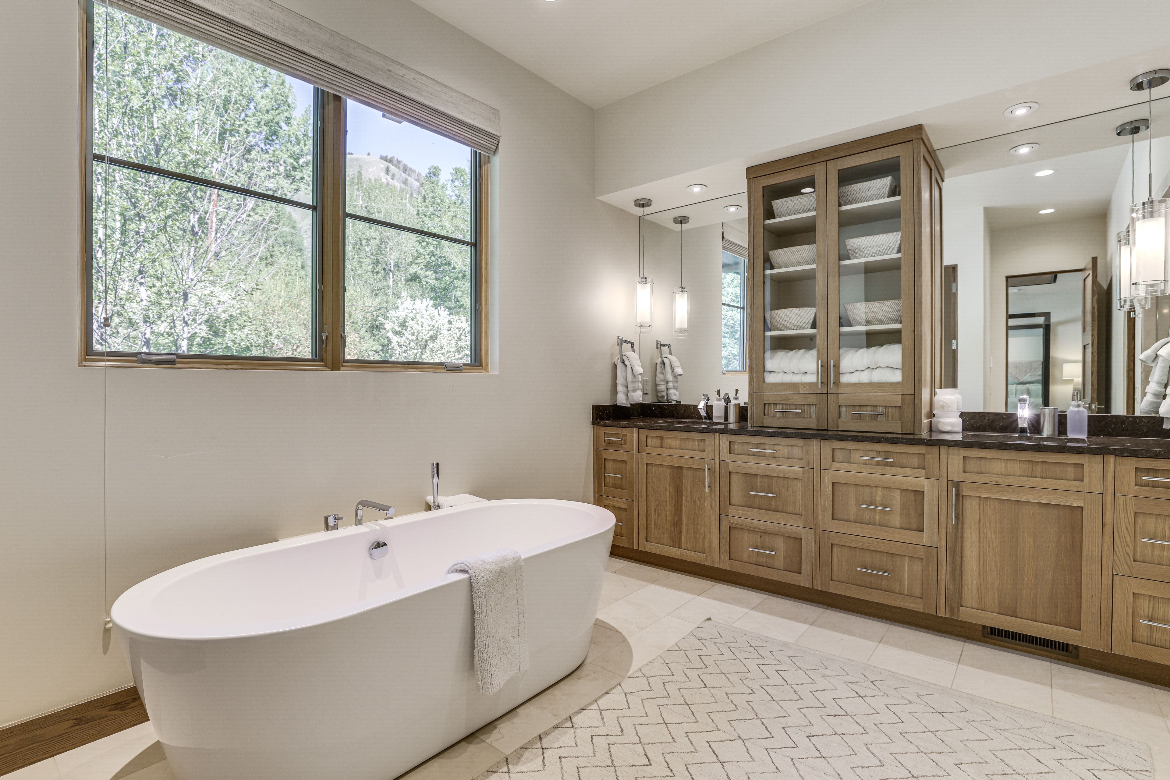 En-Suite Bathroom | 1st Floor