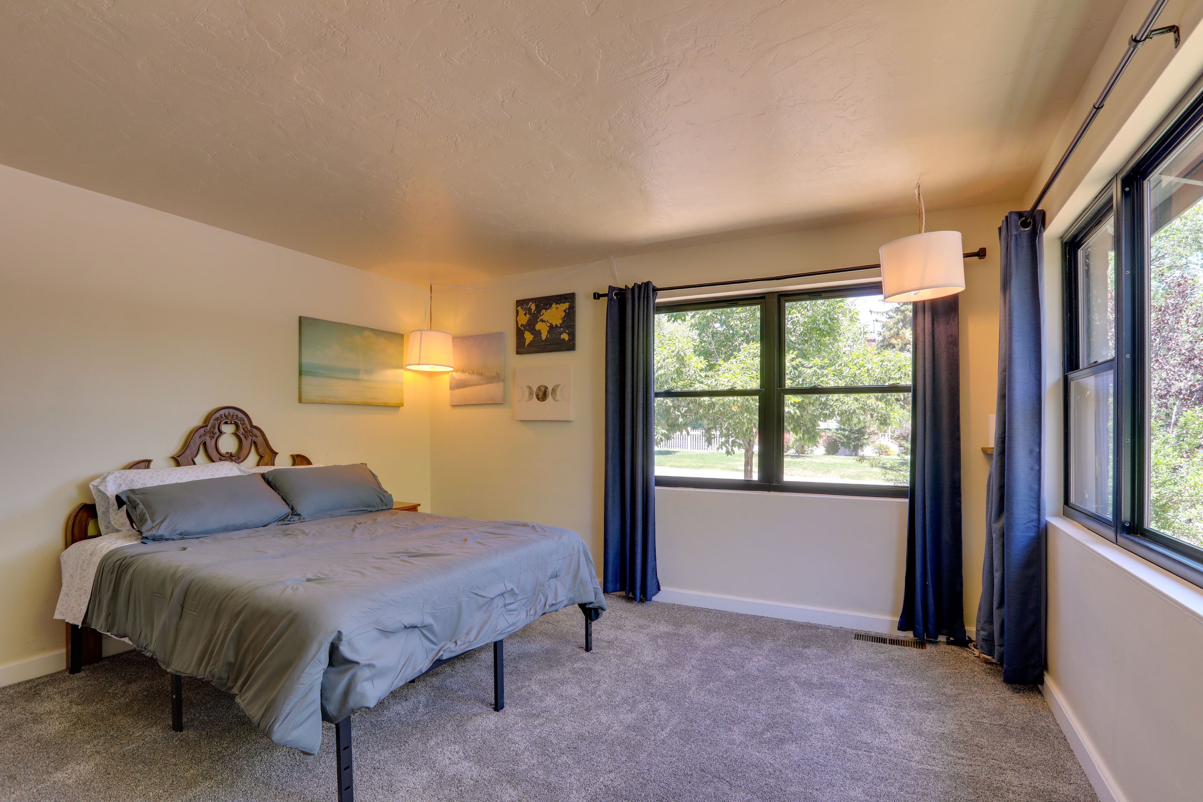 Bedroom 2 | Queen Bed