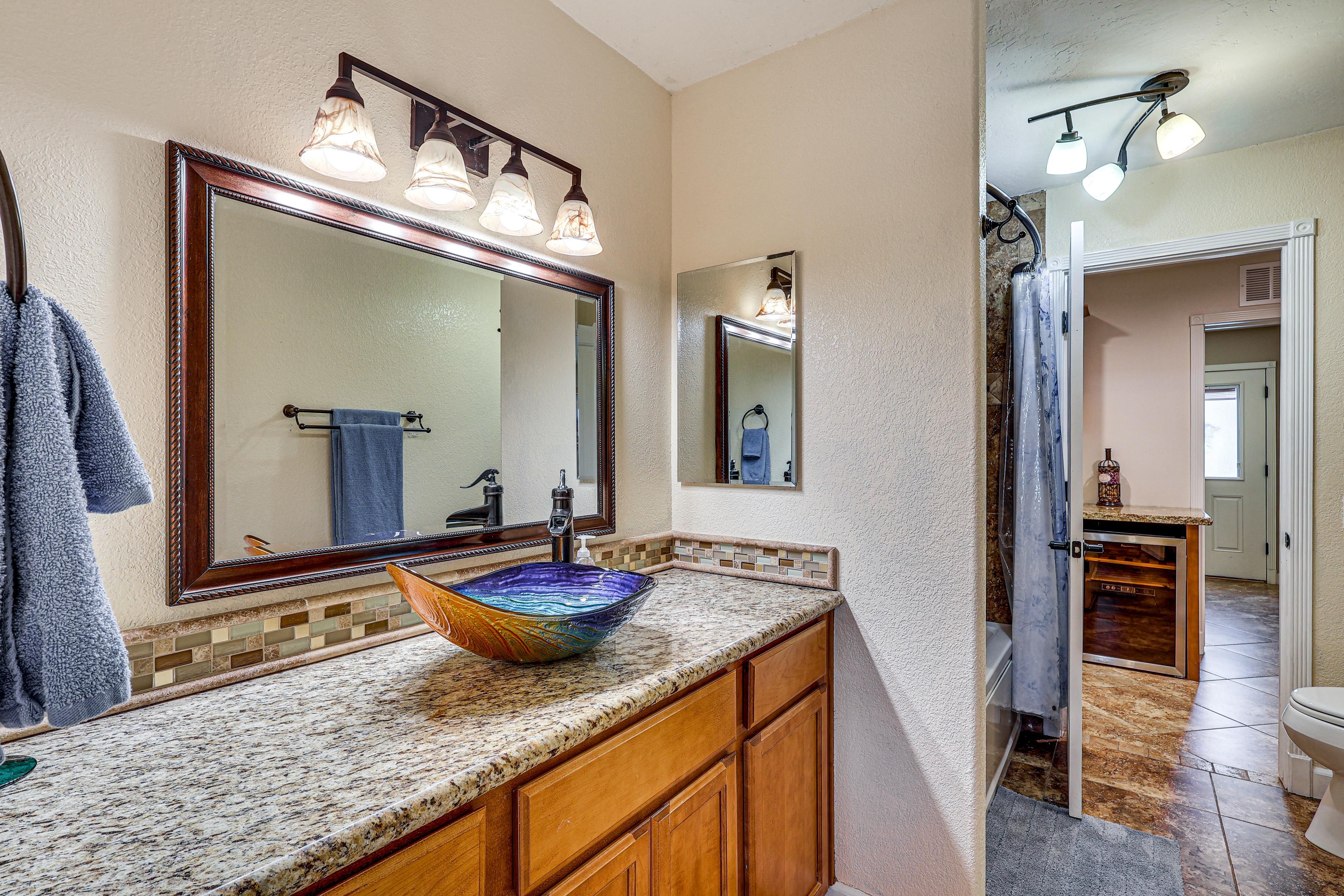 En-Suite Jack-and-Jill Bathroom