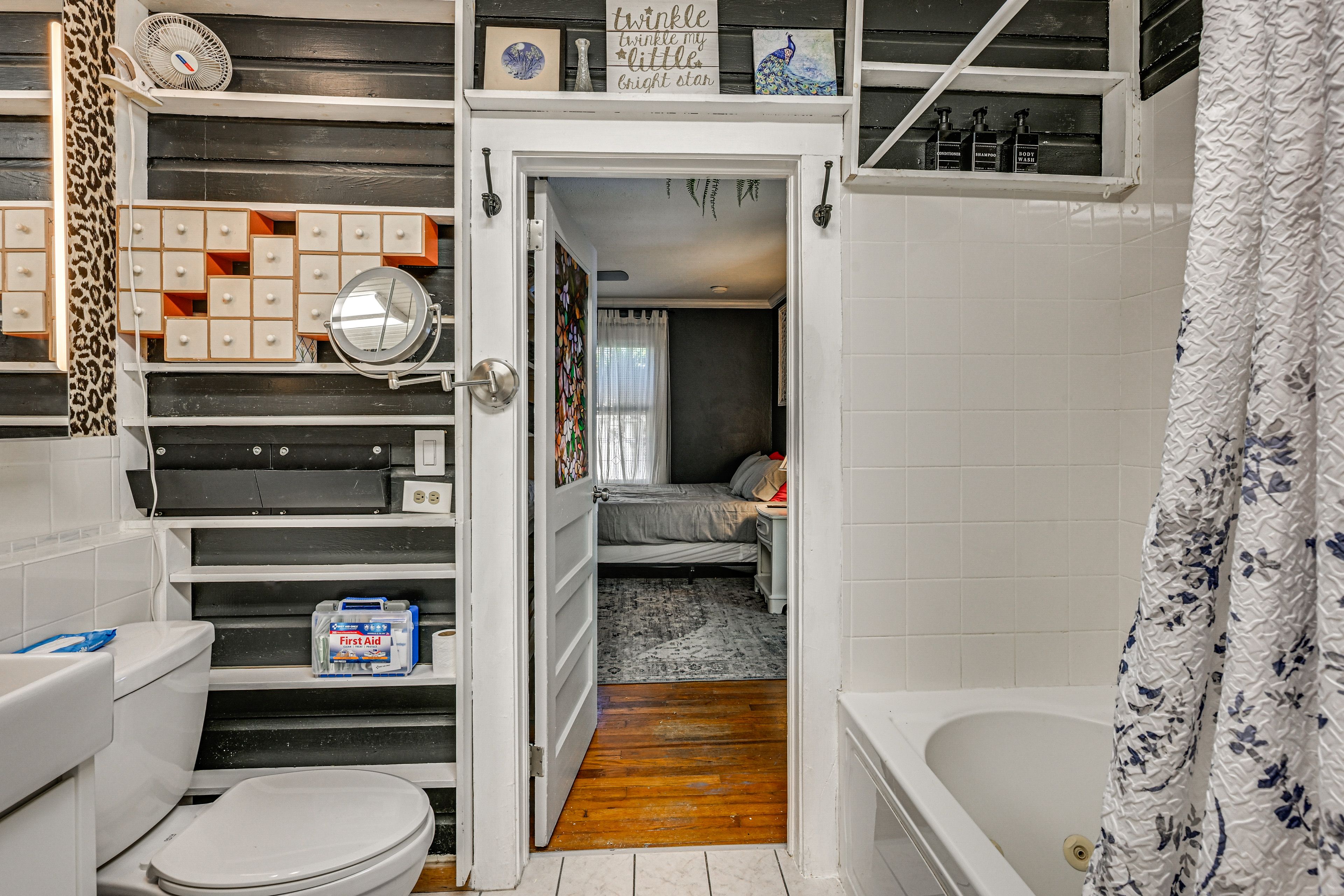 Full Bathroom | Washer/Dryer
