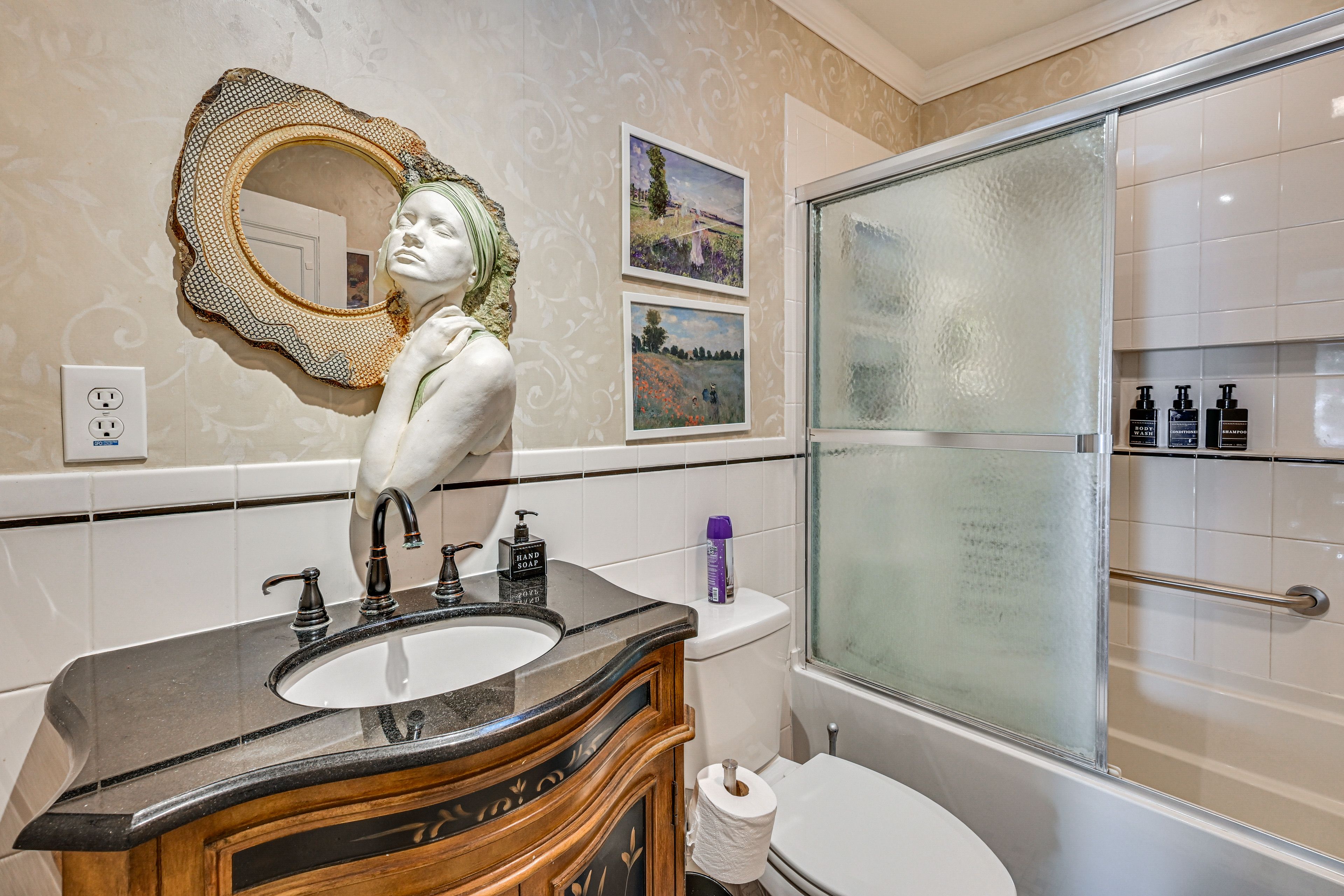 Full Bathroom