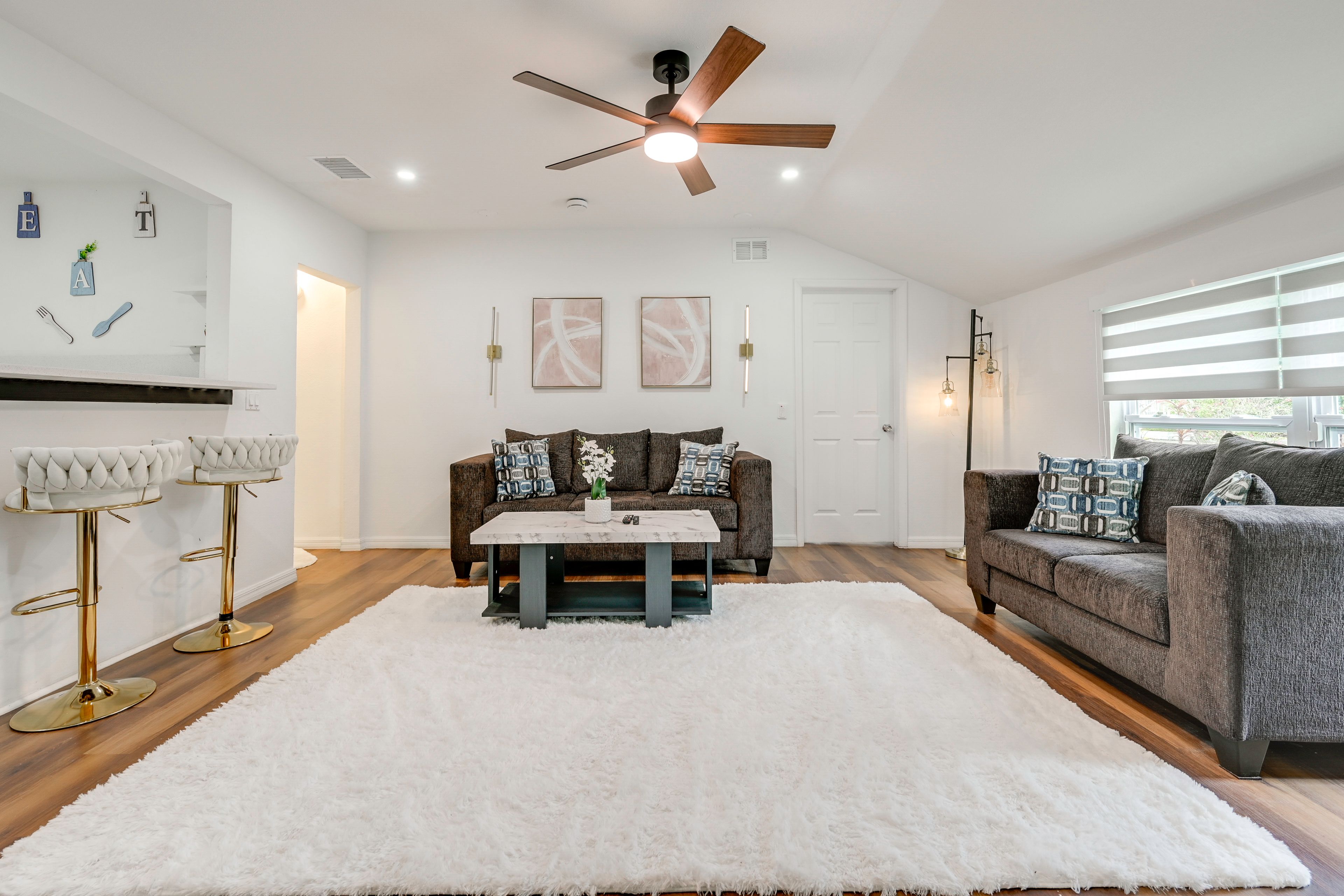 Living Room | Full Sleeper Sofa