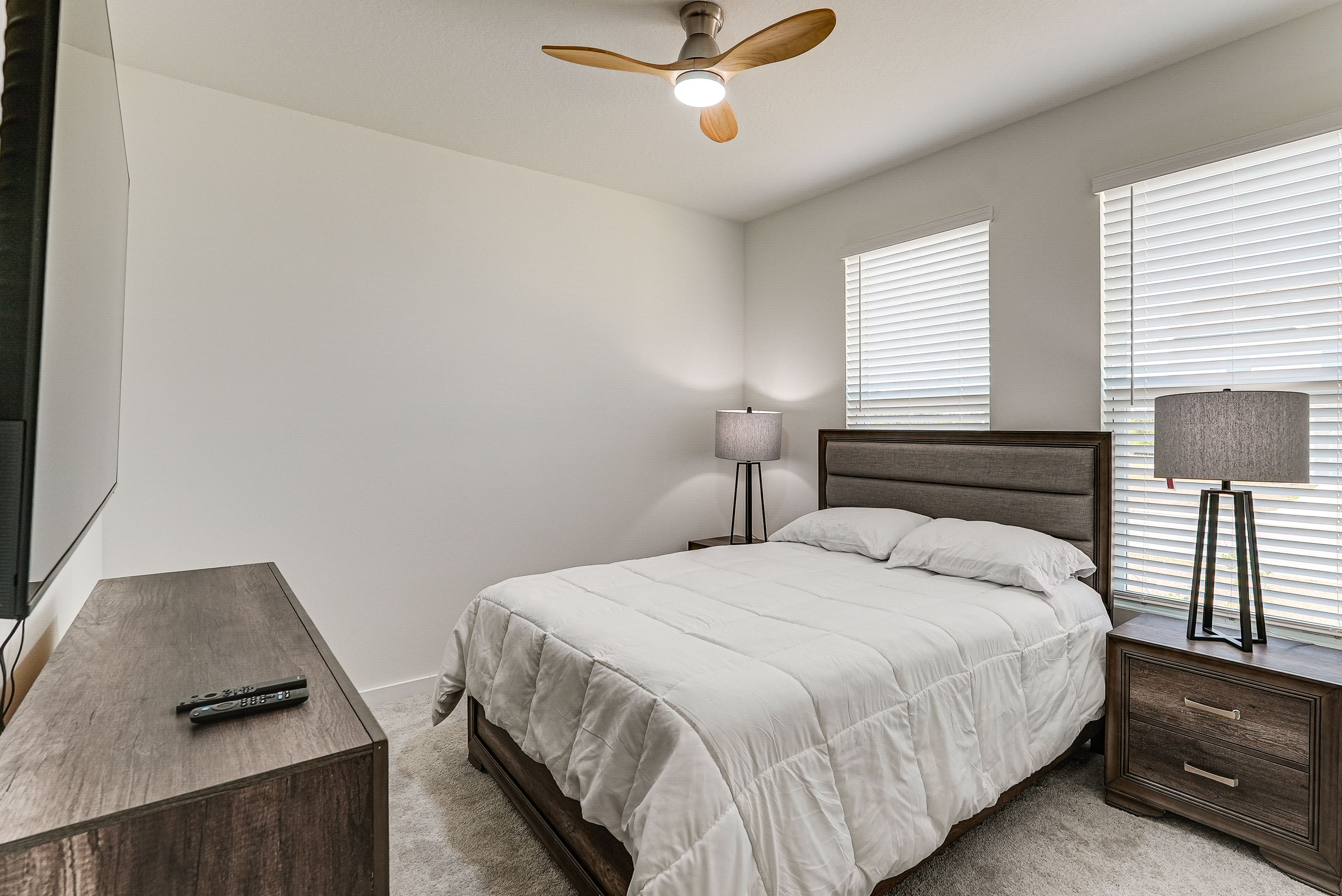 Bedroom 2 | Queen Bed