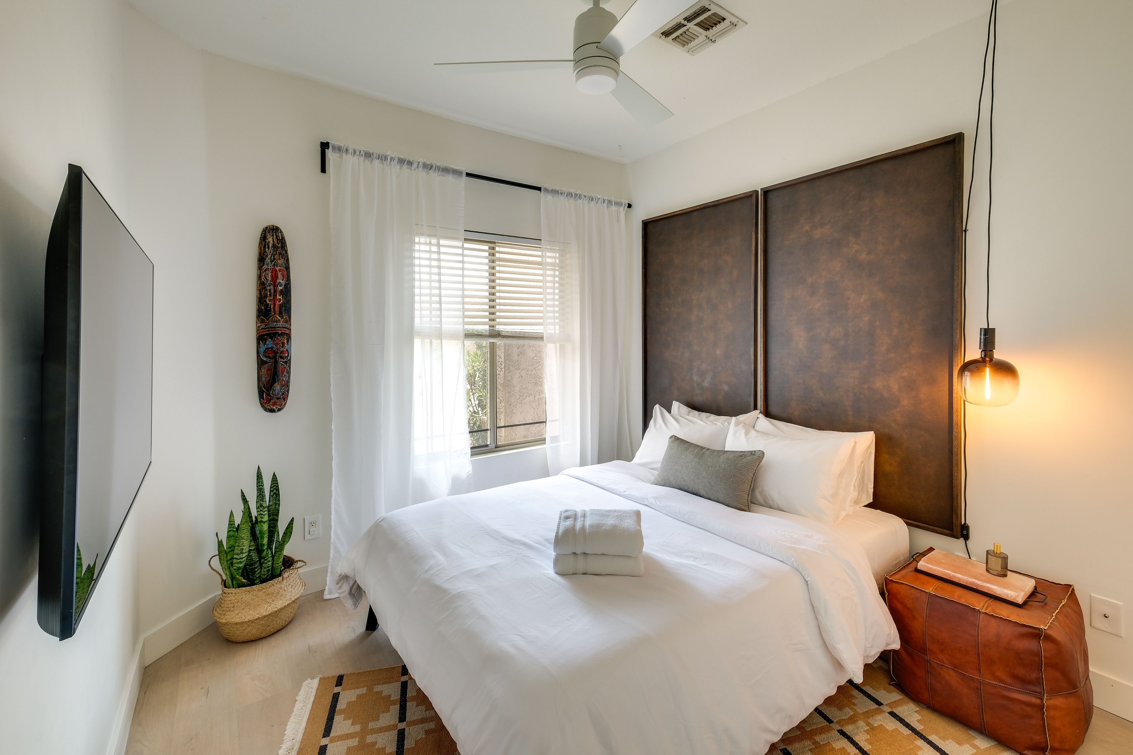 Bedroom 2 | Queen Bed