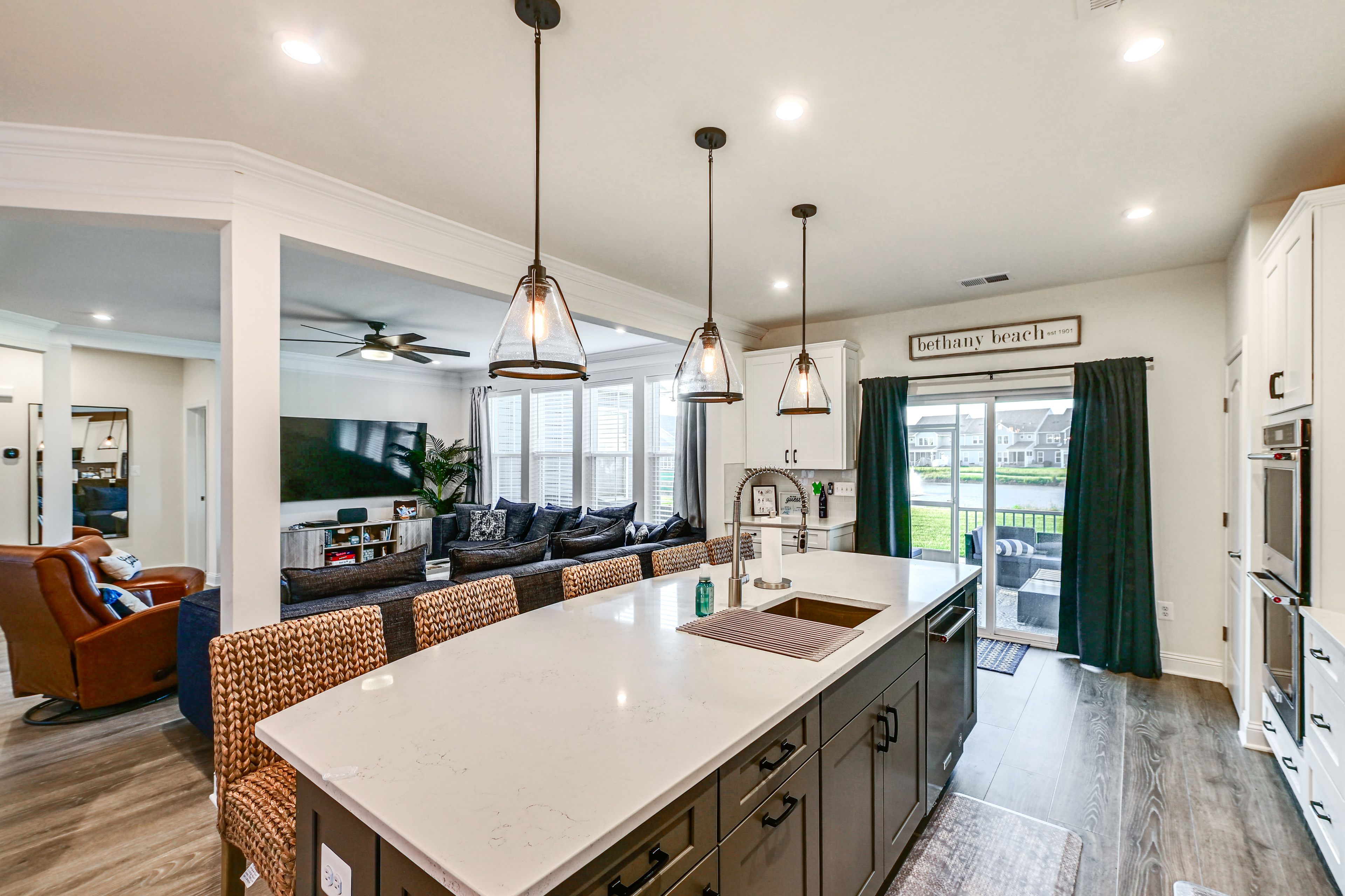 Kitchen | Main Level