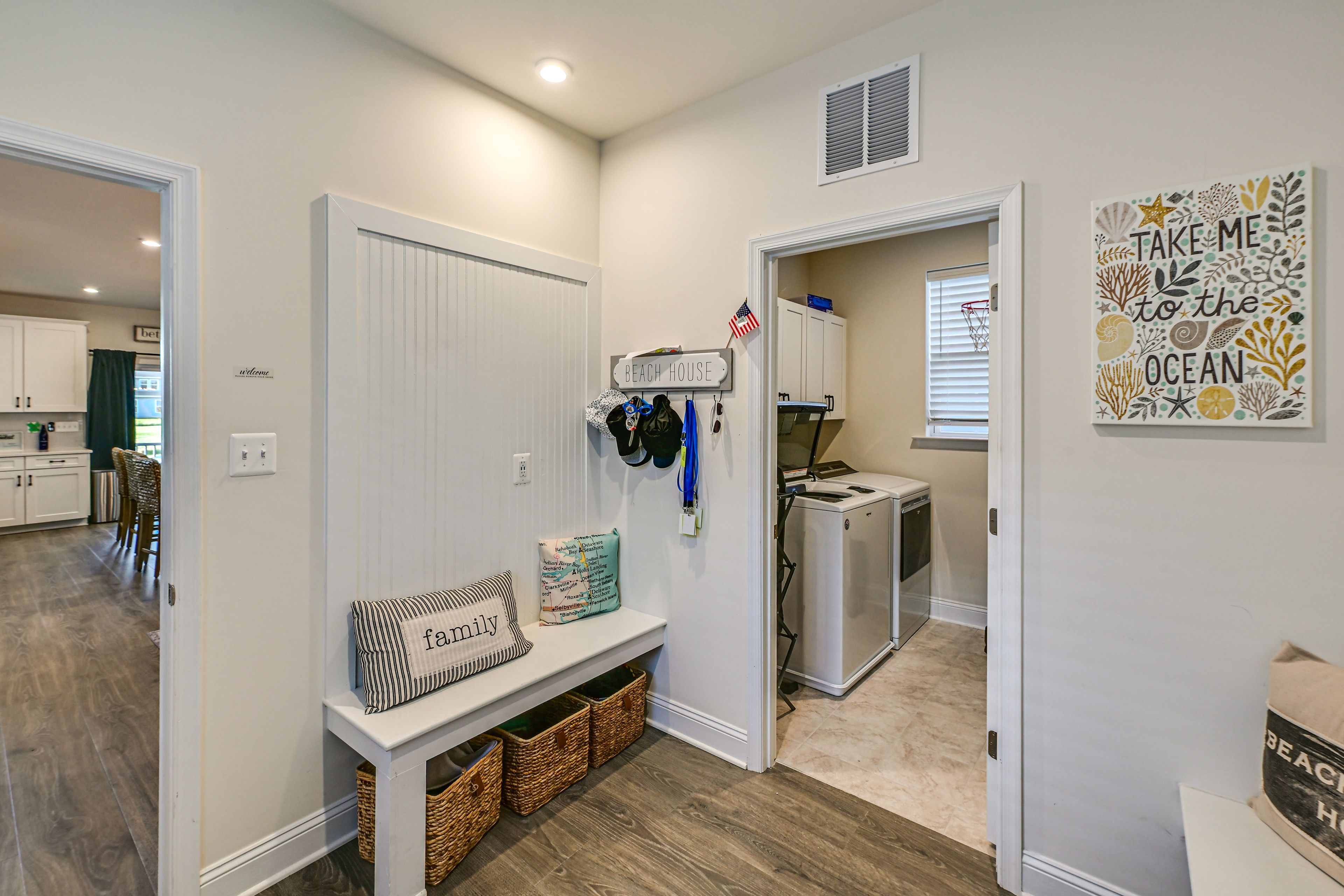 Entryway | Main Level