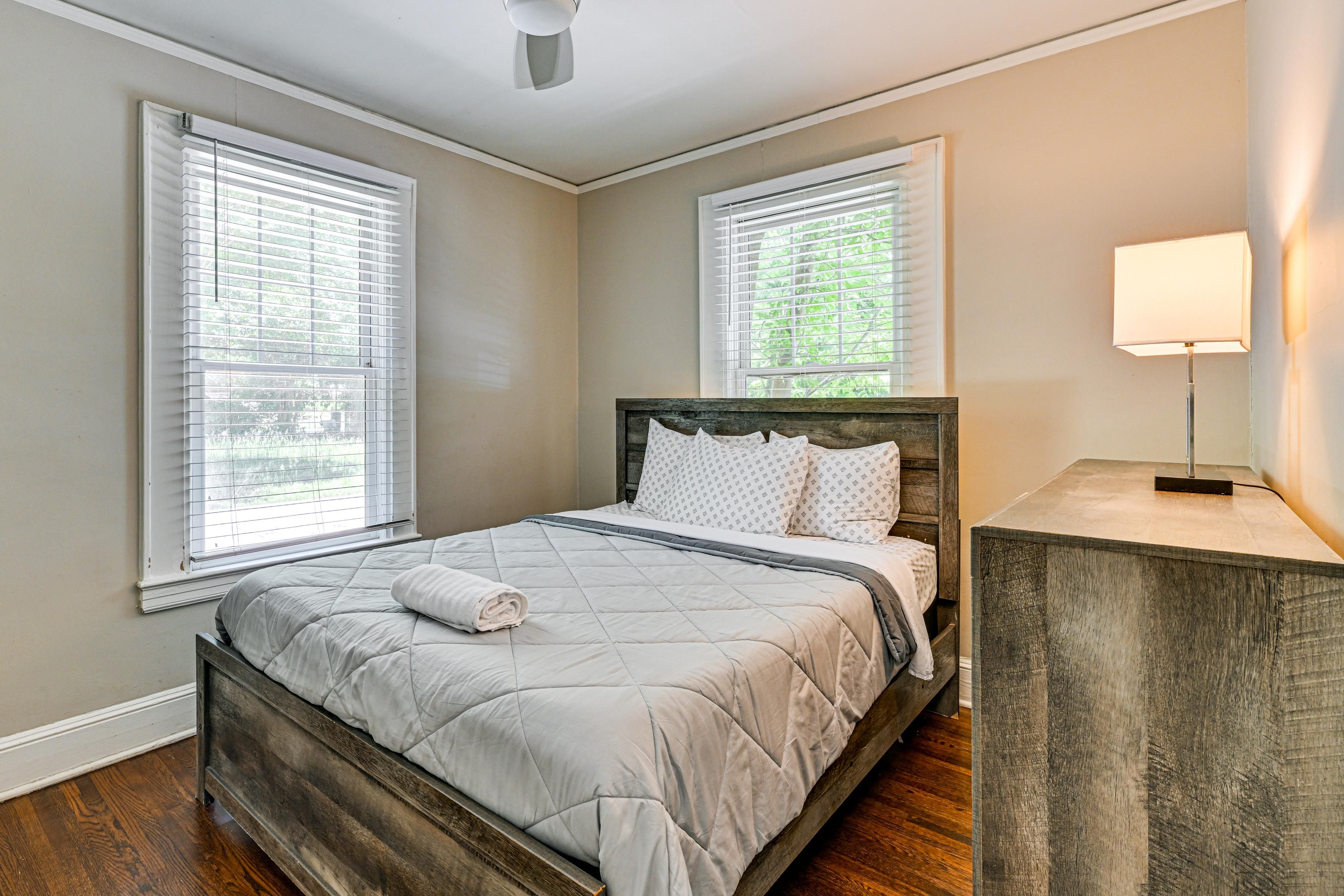 Bedroom 2 | Queen Bed