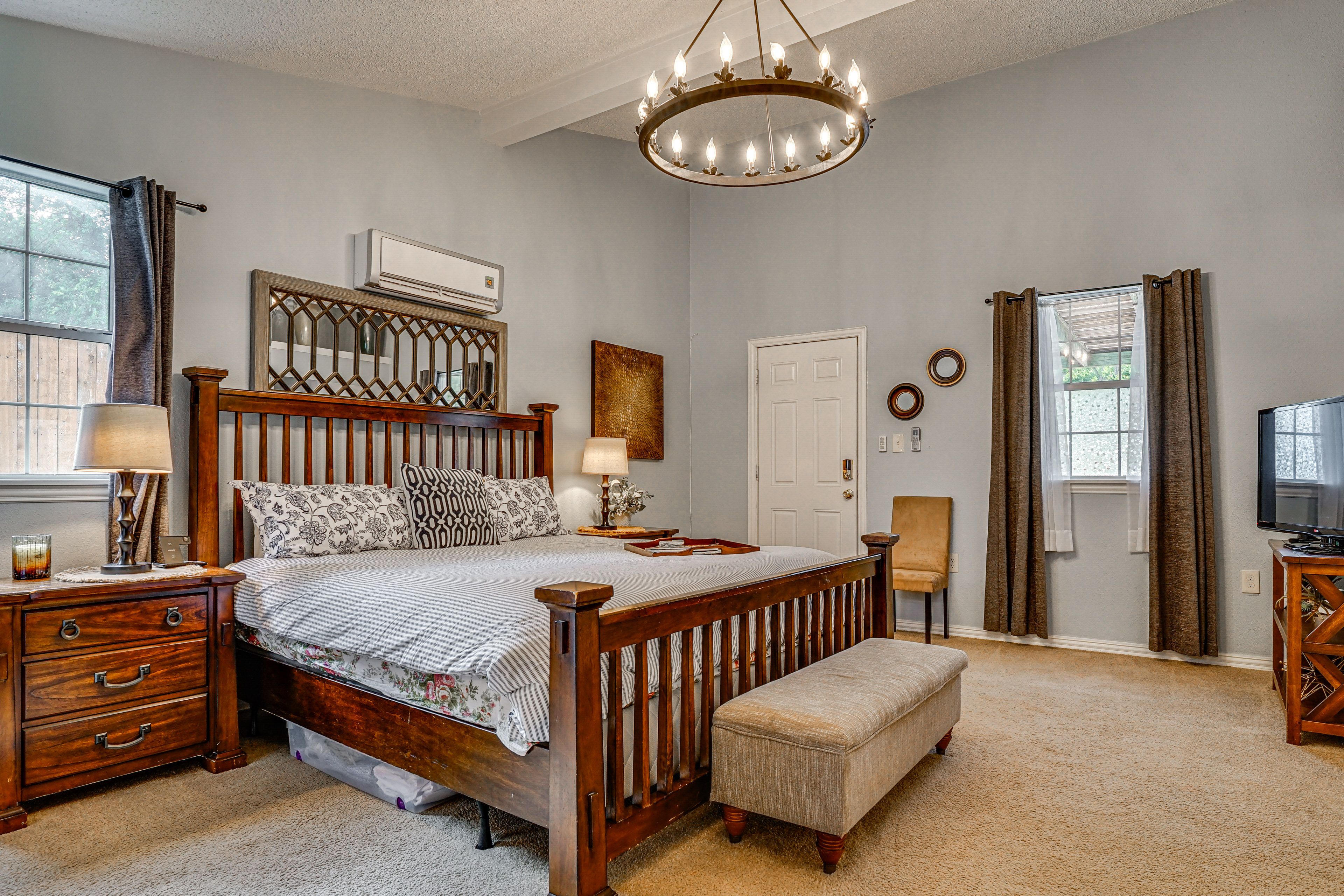 Bedroom 1 | King Bed