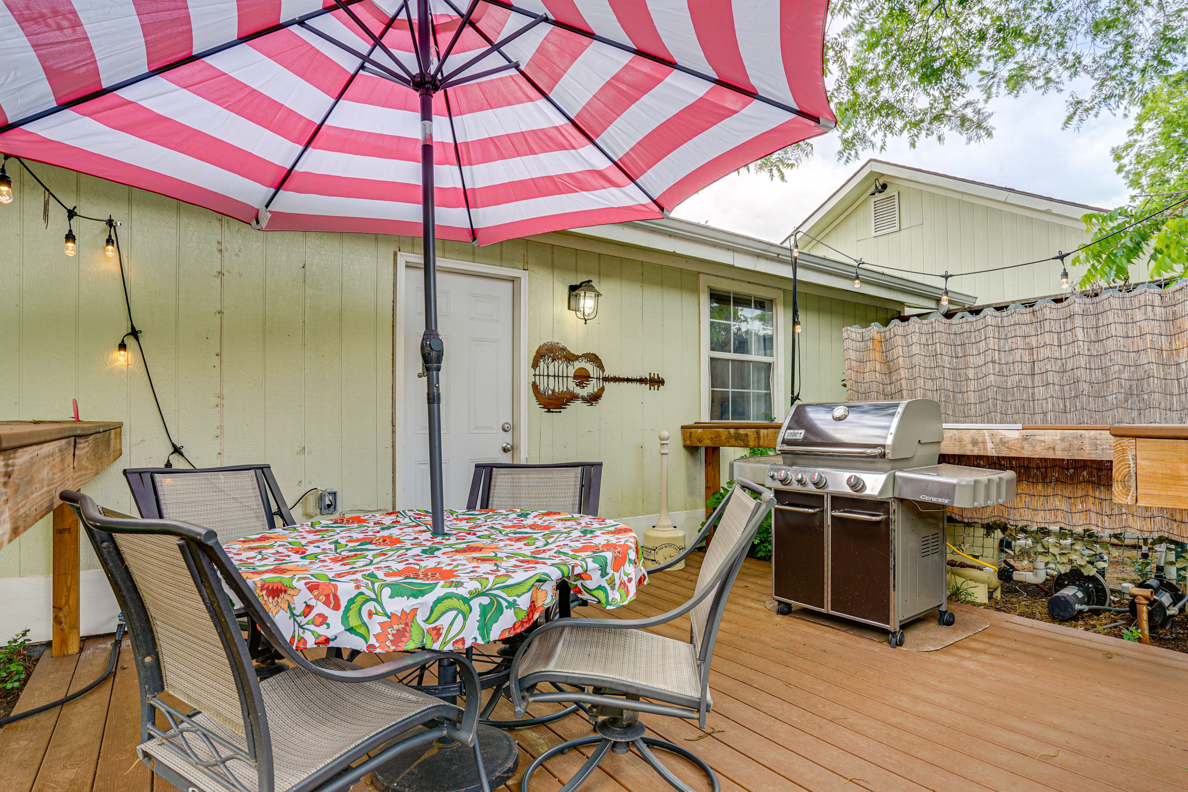 Outdoor Dining Area