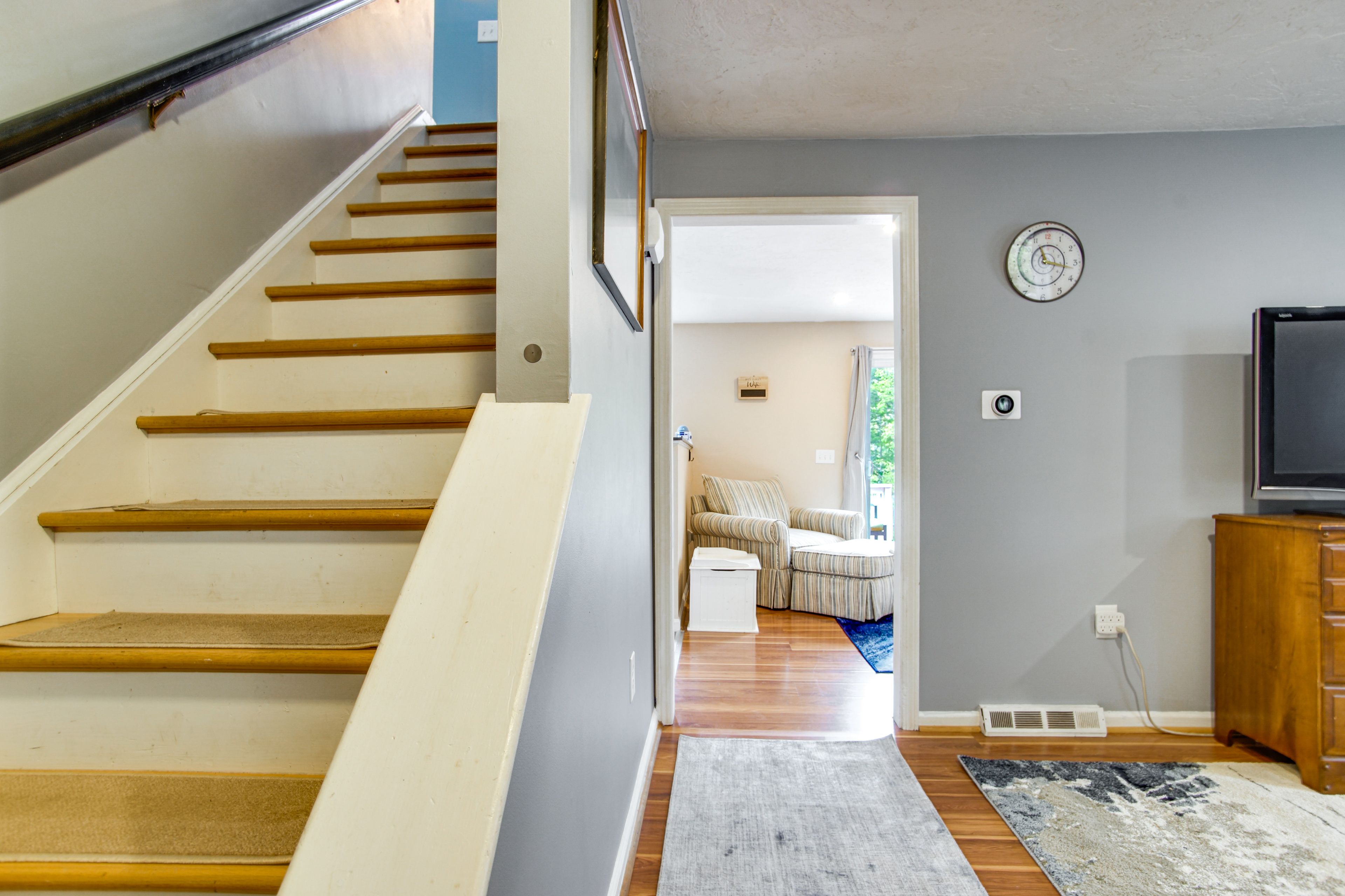 Stairs to 2nd Floor