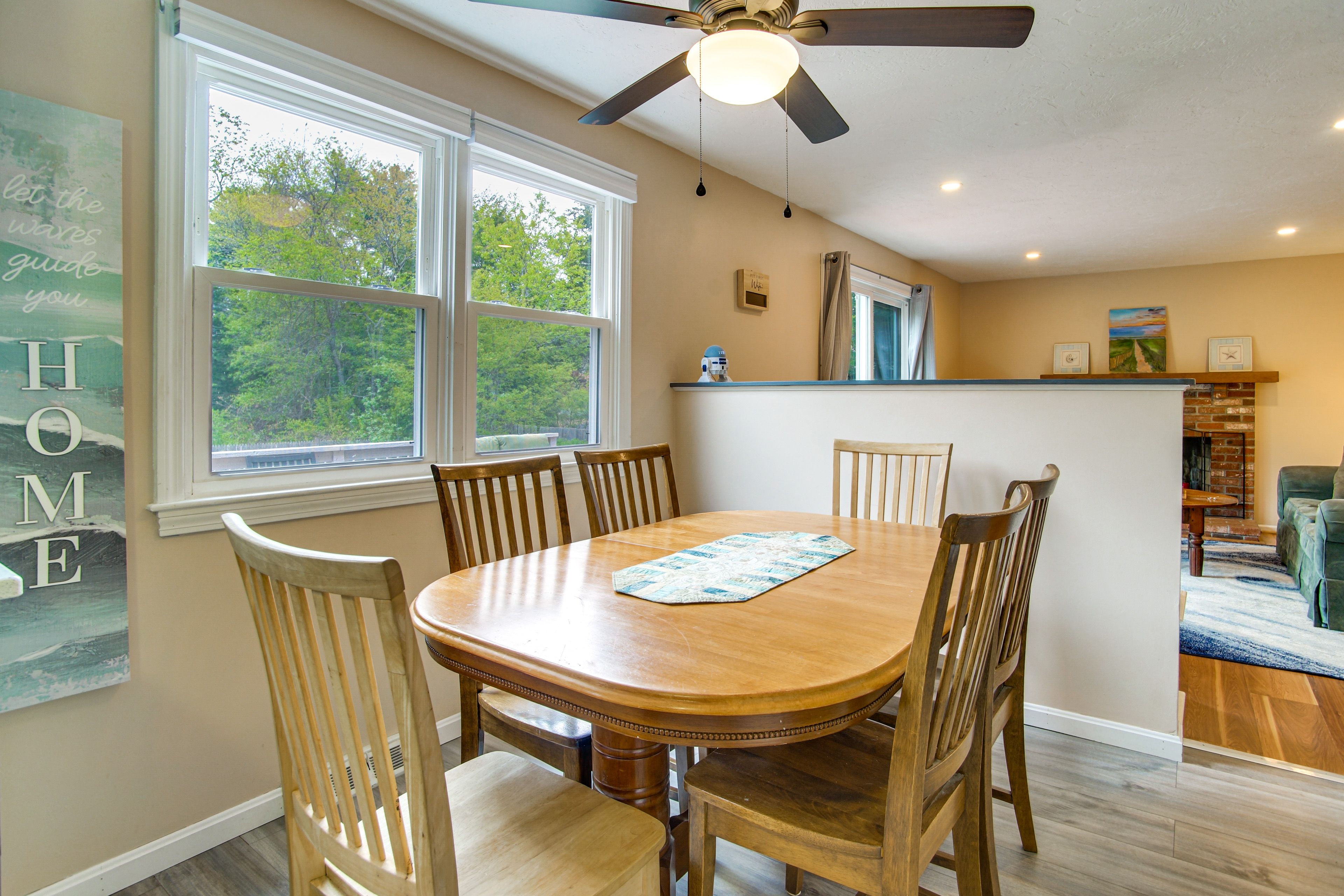 Dining Area | Dishware/Flatware