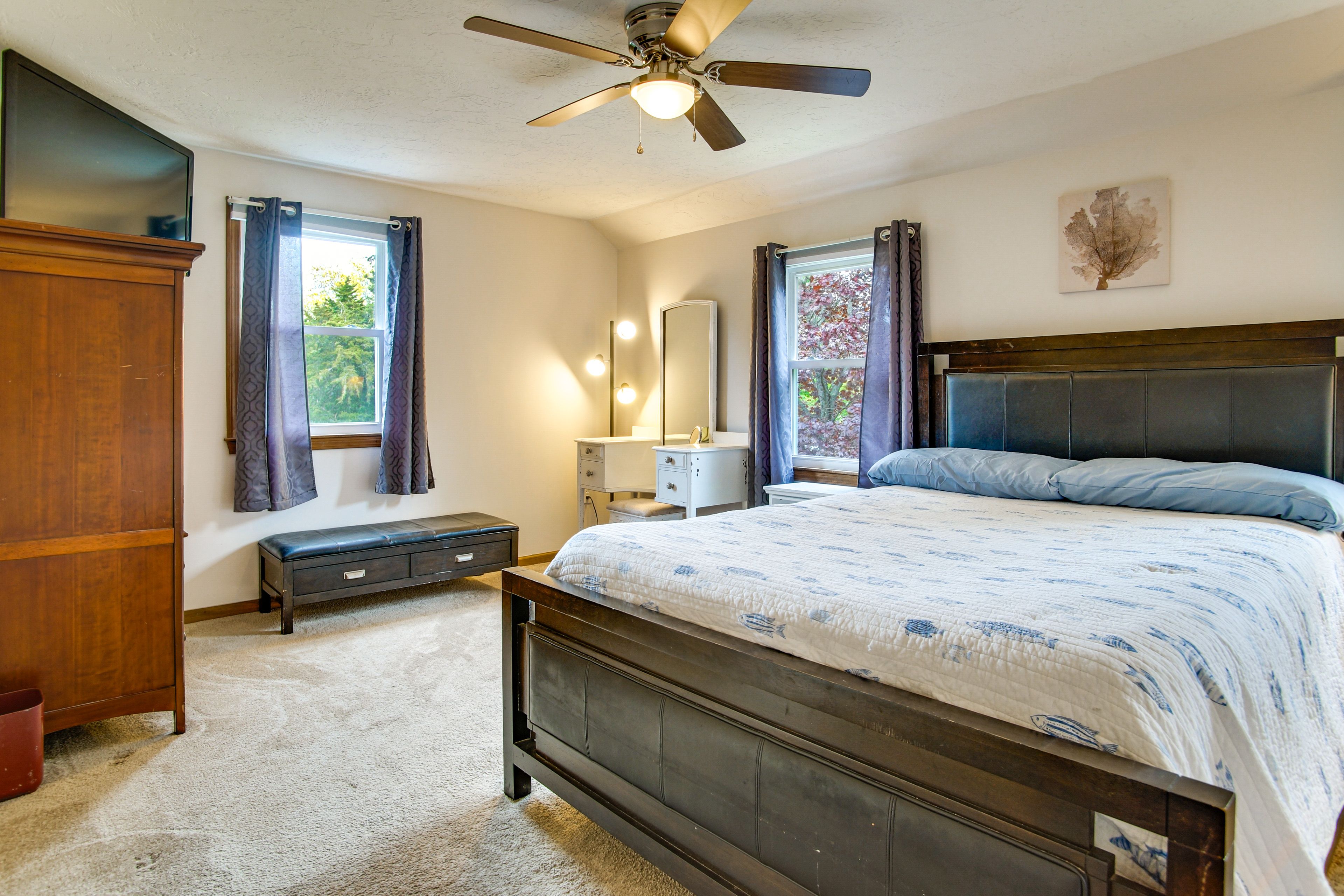 Bedroom 1 | 2nd Floor | Queen Bed