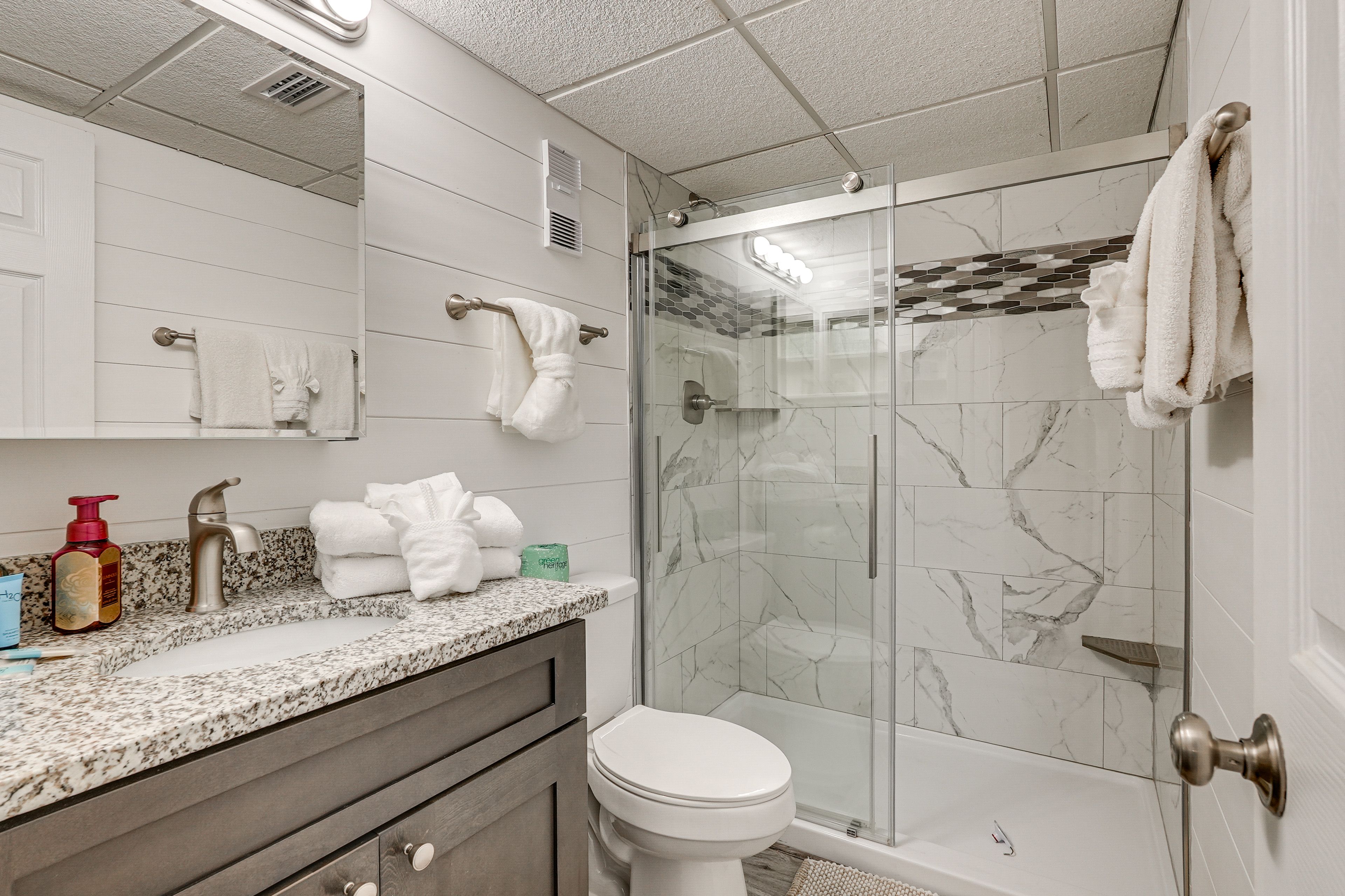 Full Bathroom