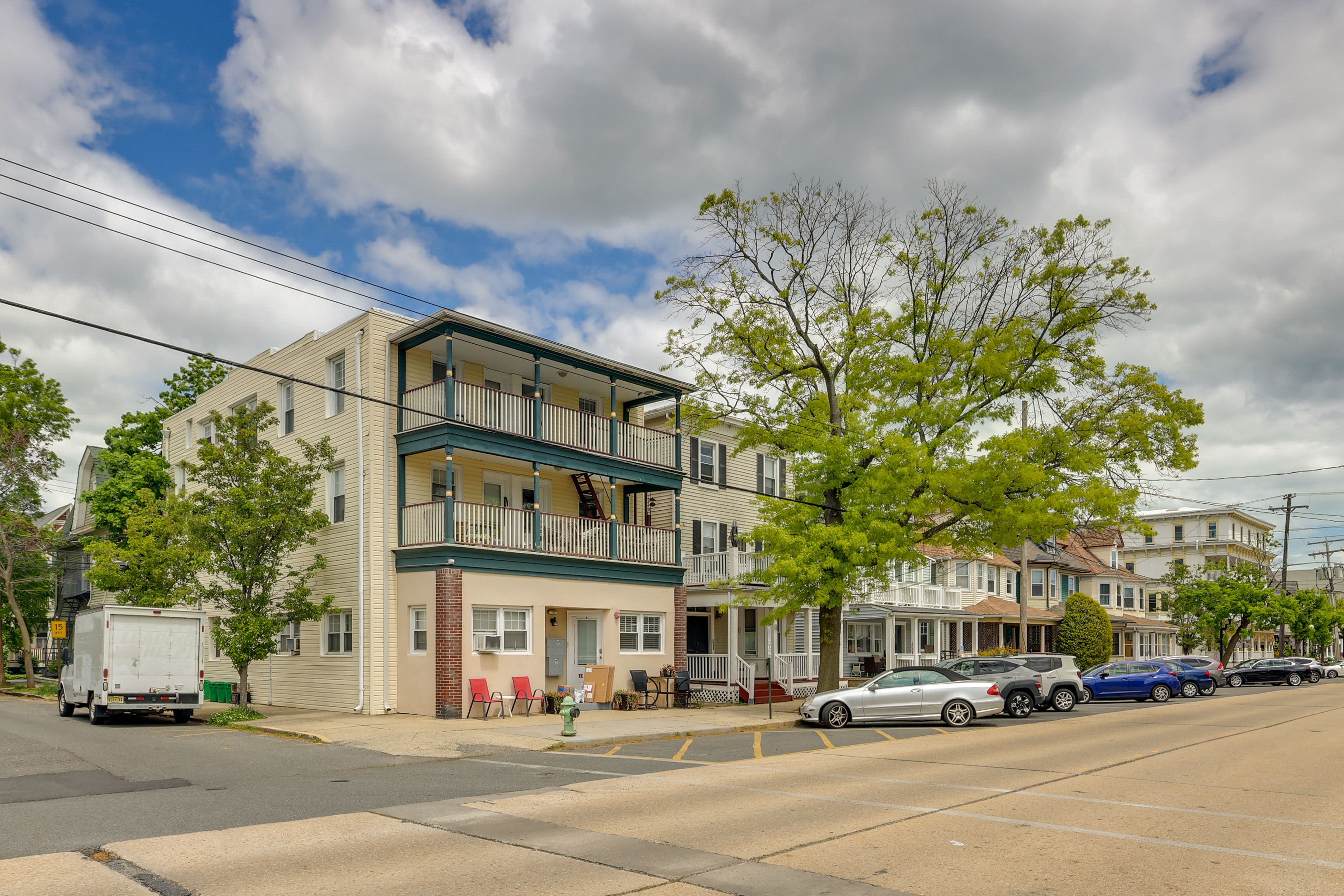 Free Street Parking | First-Come, First-Served