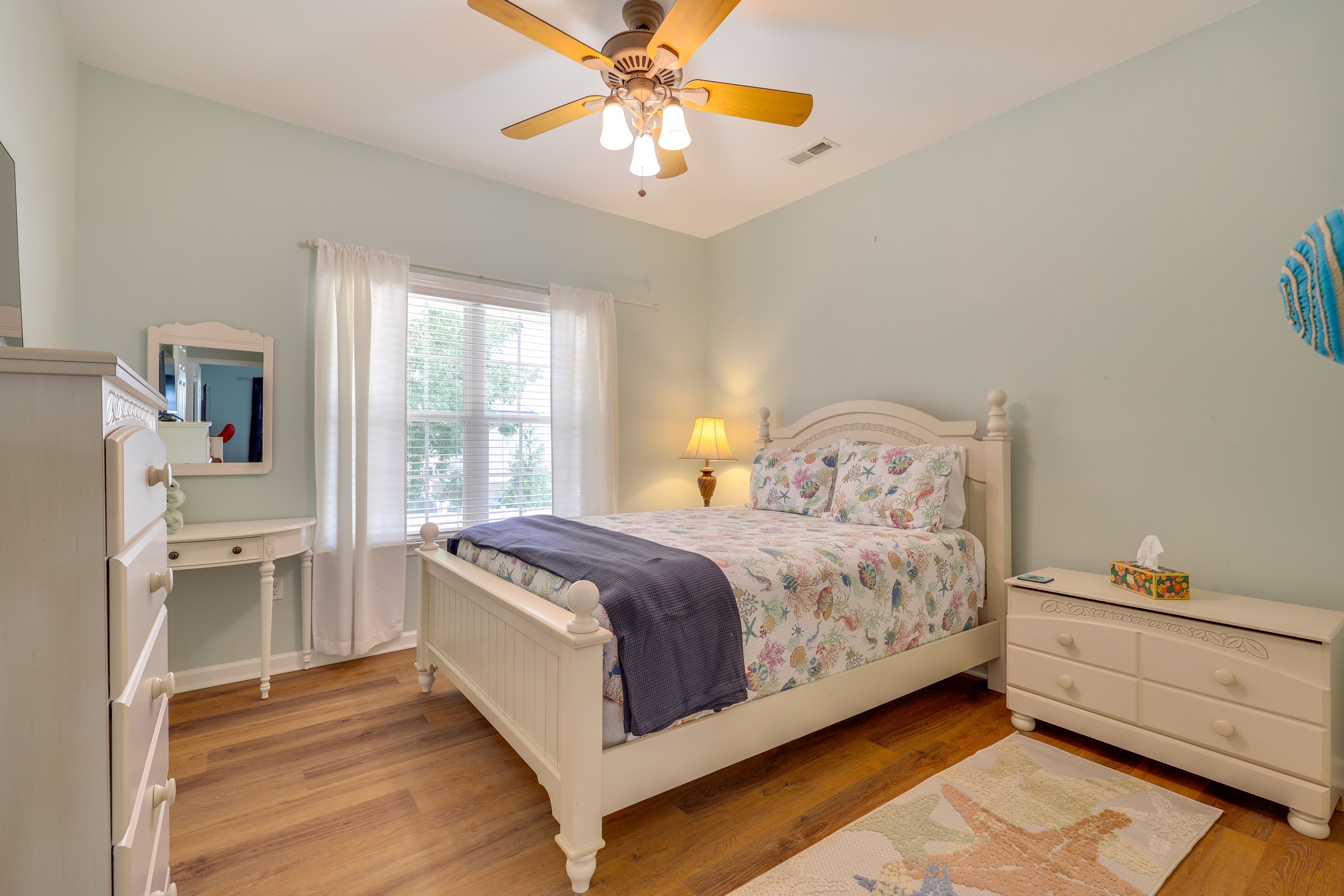 Bedroom 2 | Queen Bed