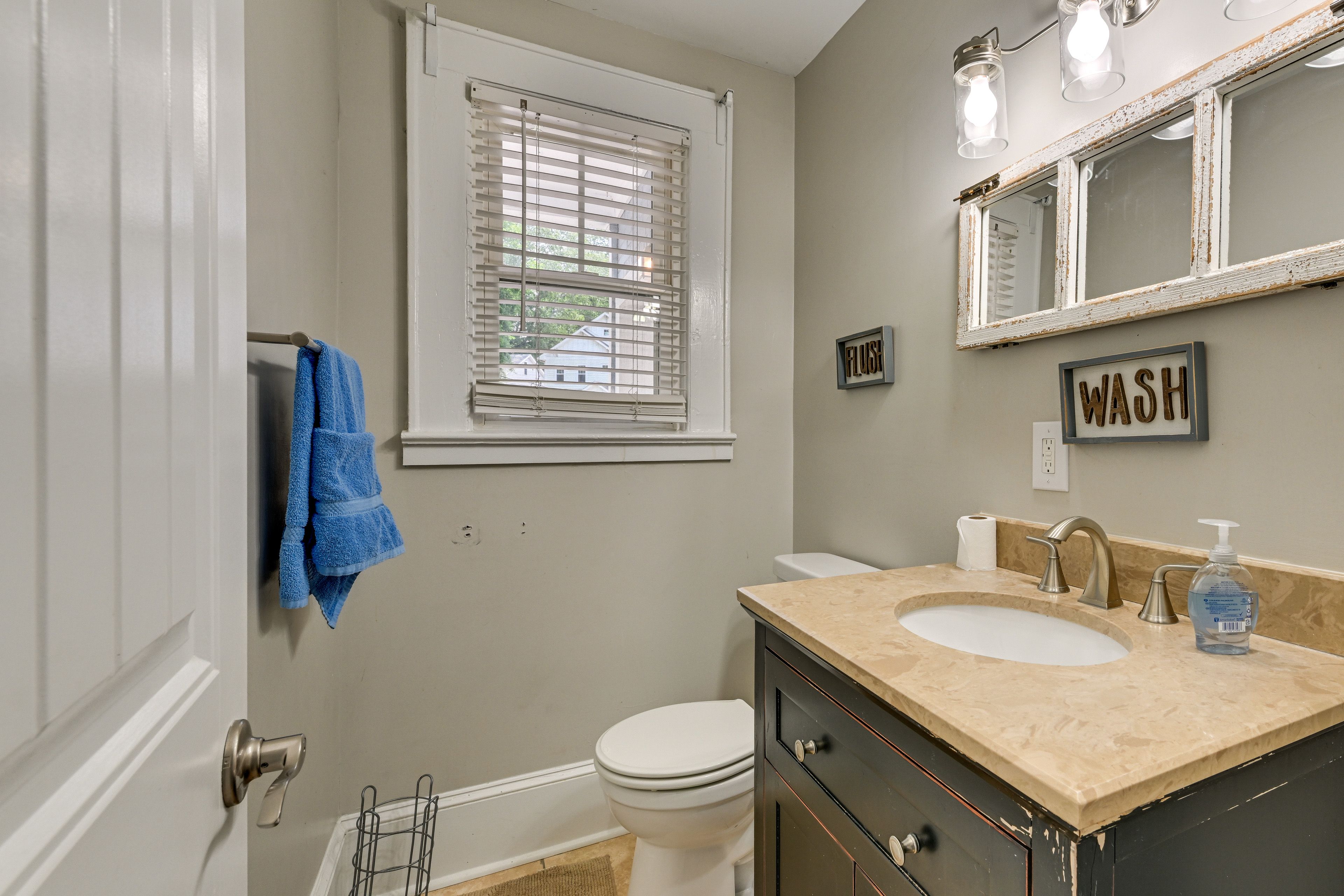 Half Bathroom | 1st Floor