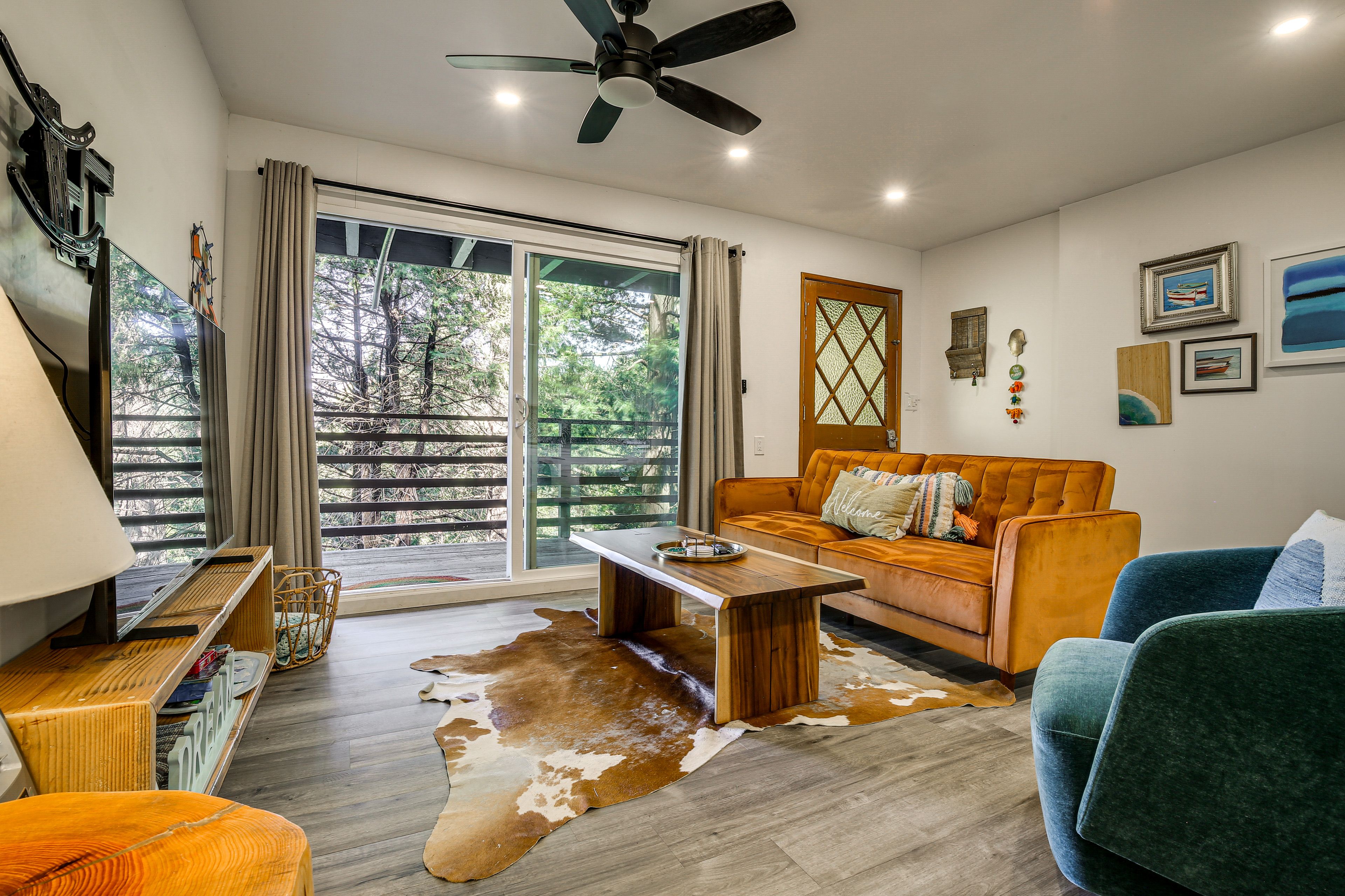 Living Room | Queen Sleeper Sofa | Main Level