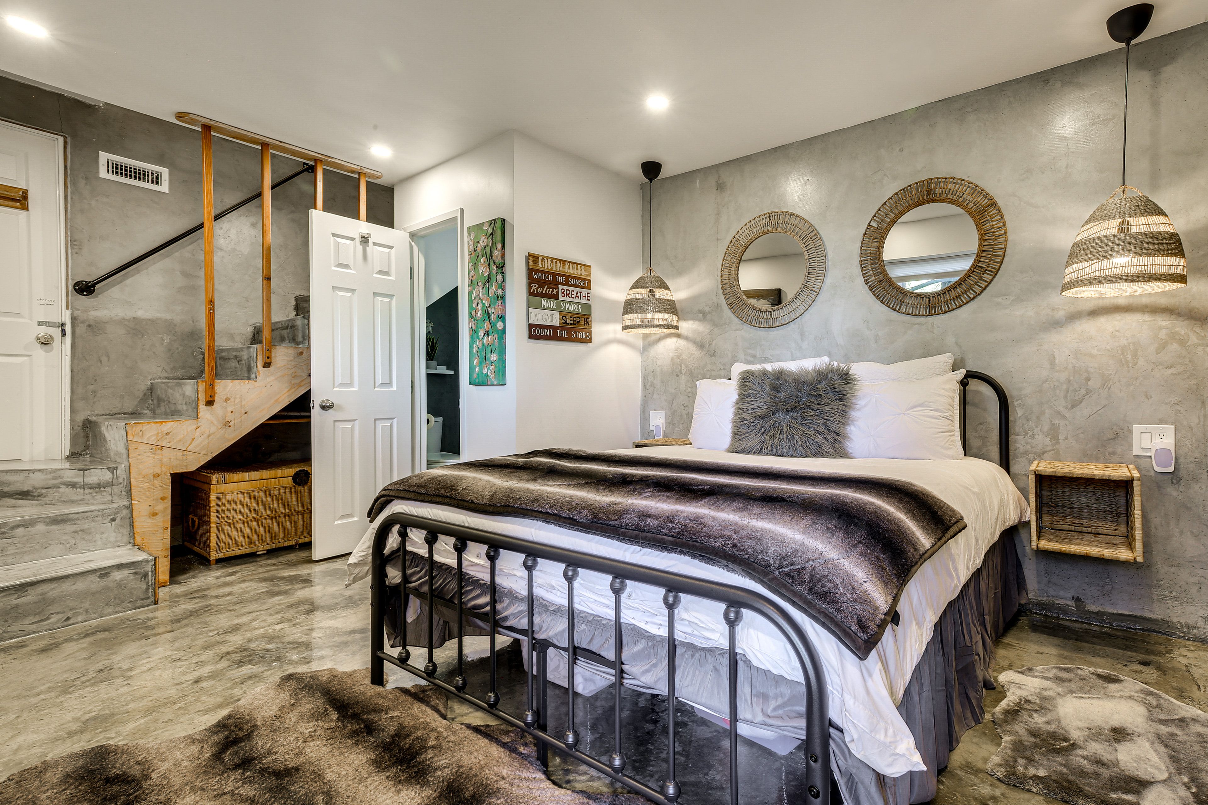 Bedroom | Queen Bed | Lower Level