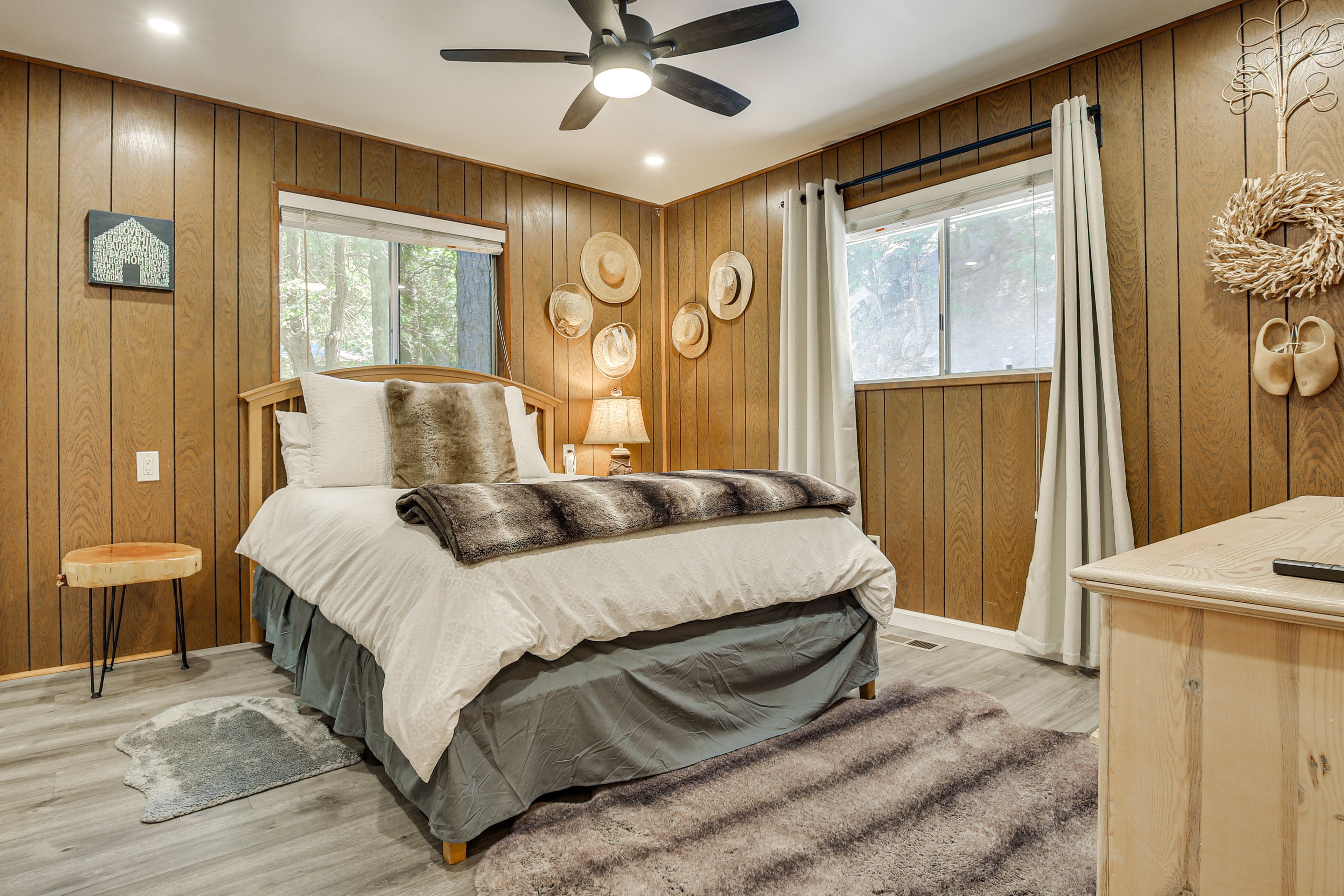 Bedroom 1 | Queen Bed | Main Level