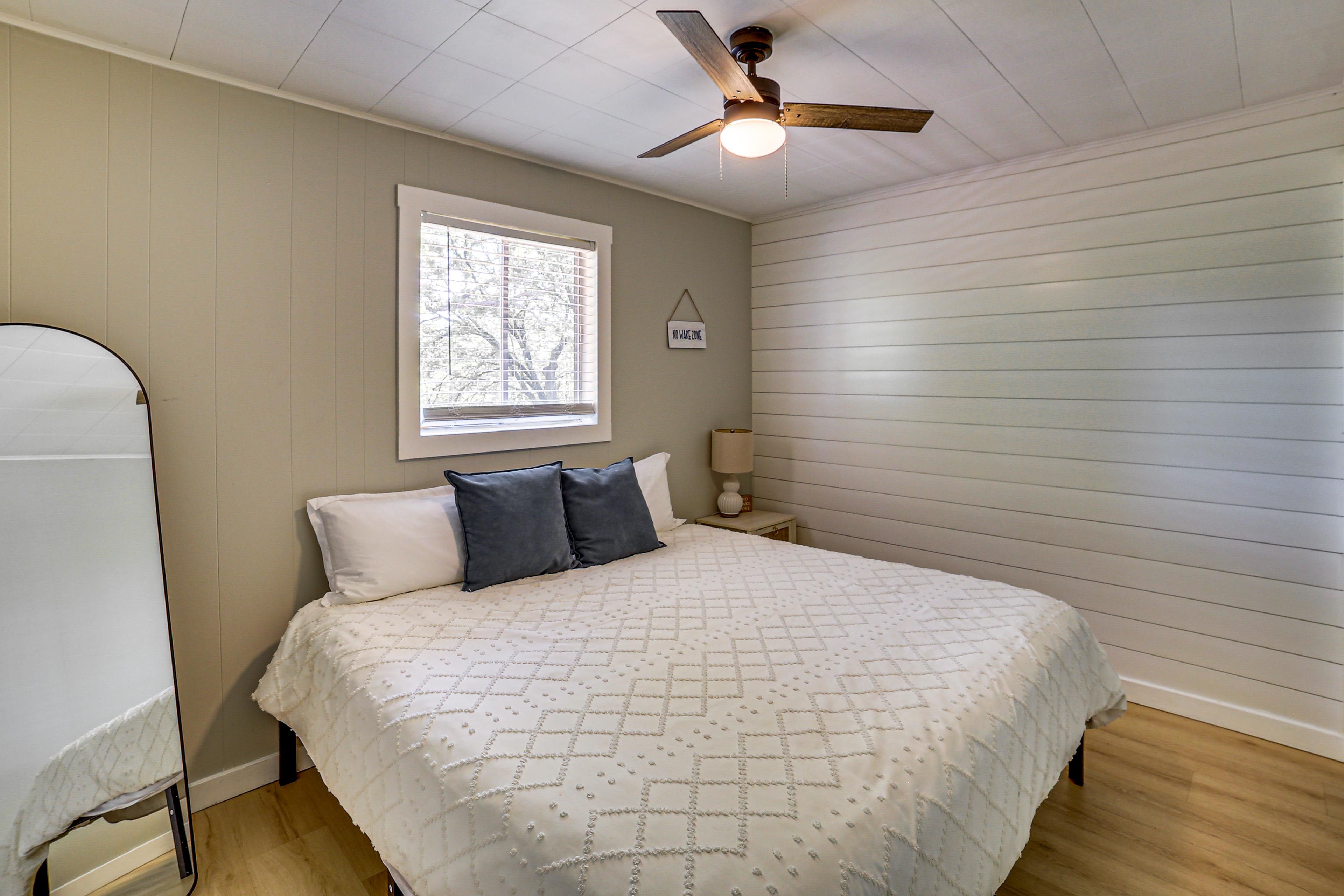 Bedroom 1 | King Bed