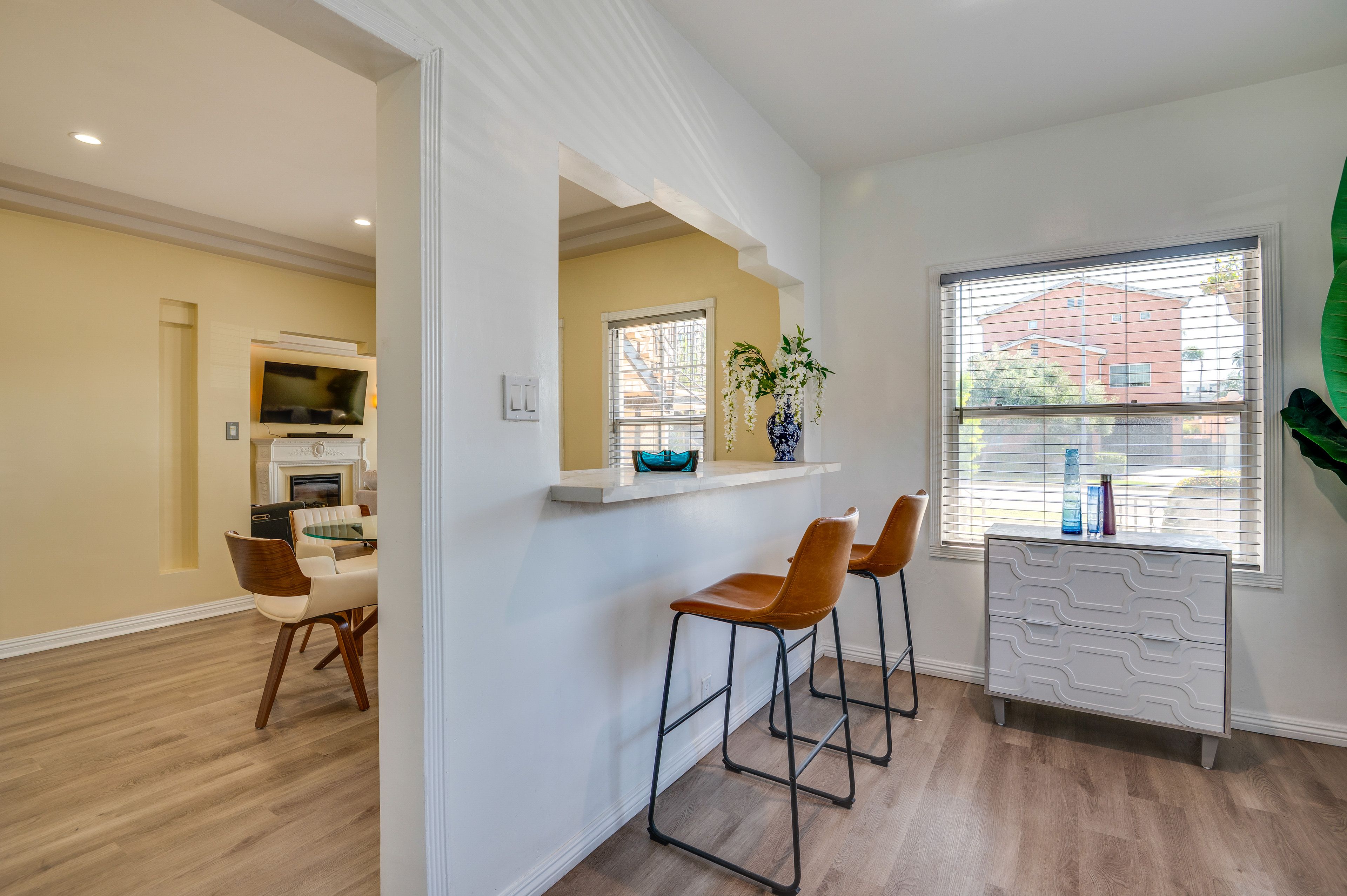 Breakfast Bar | Unit 1