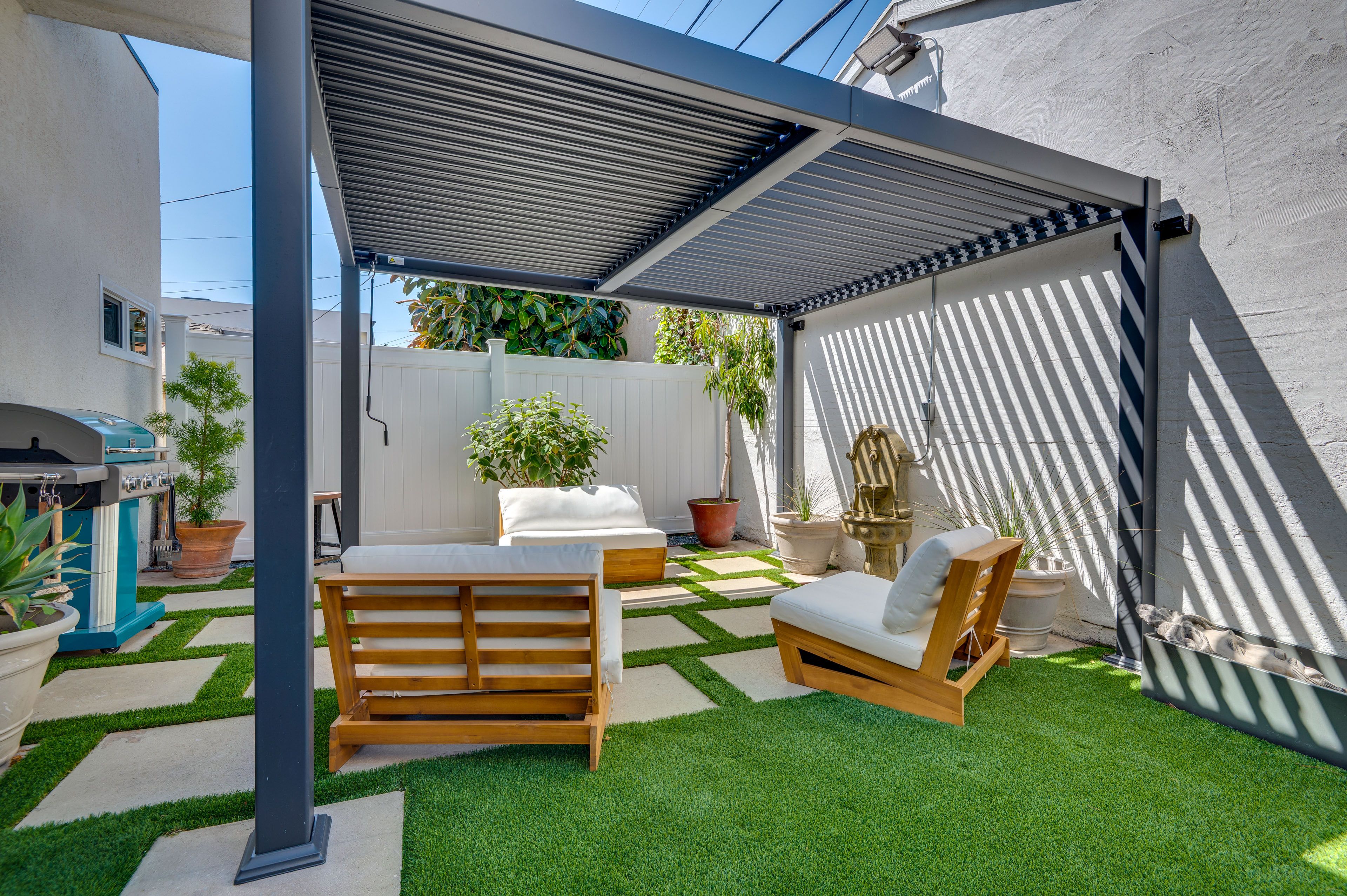Backyard Lounge
